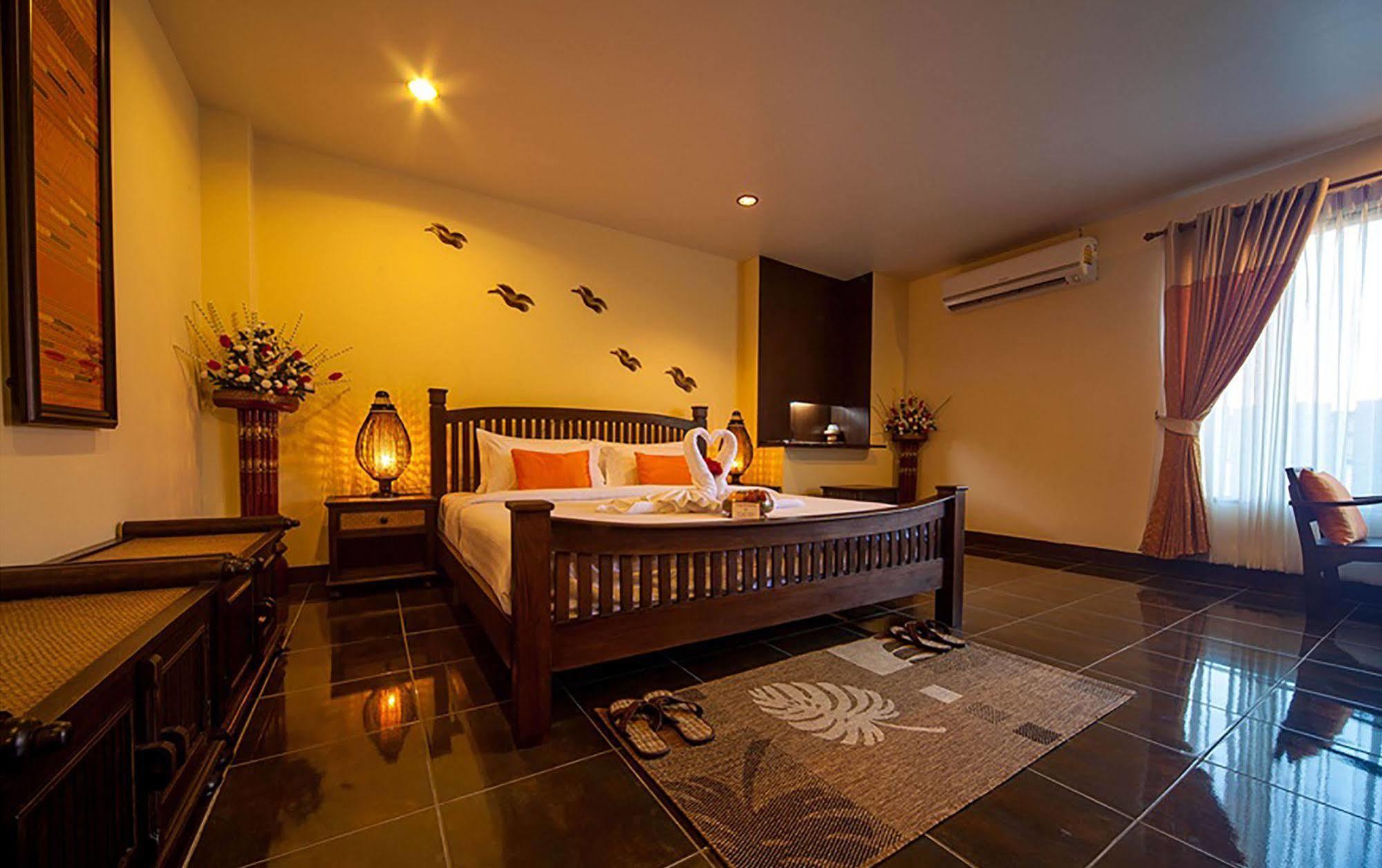Cm Night Bazaar Boutique ซี เอ็ม ไนท์บาซาร์ บูทีค - Sha Certified 3* Chiang Mai