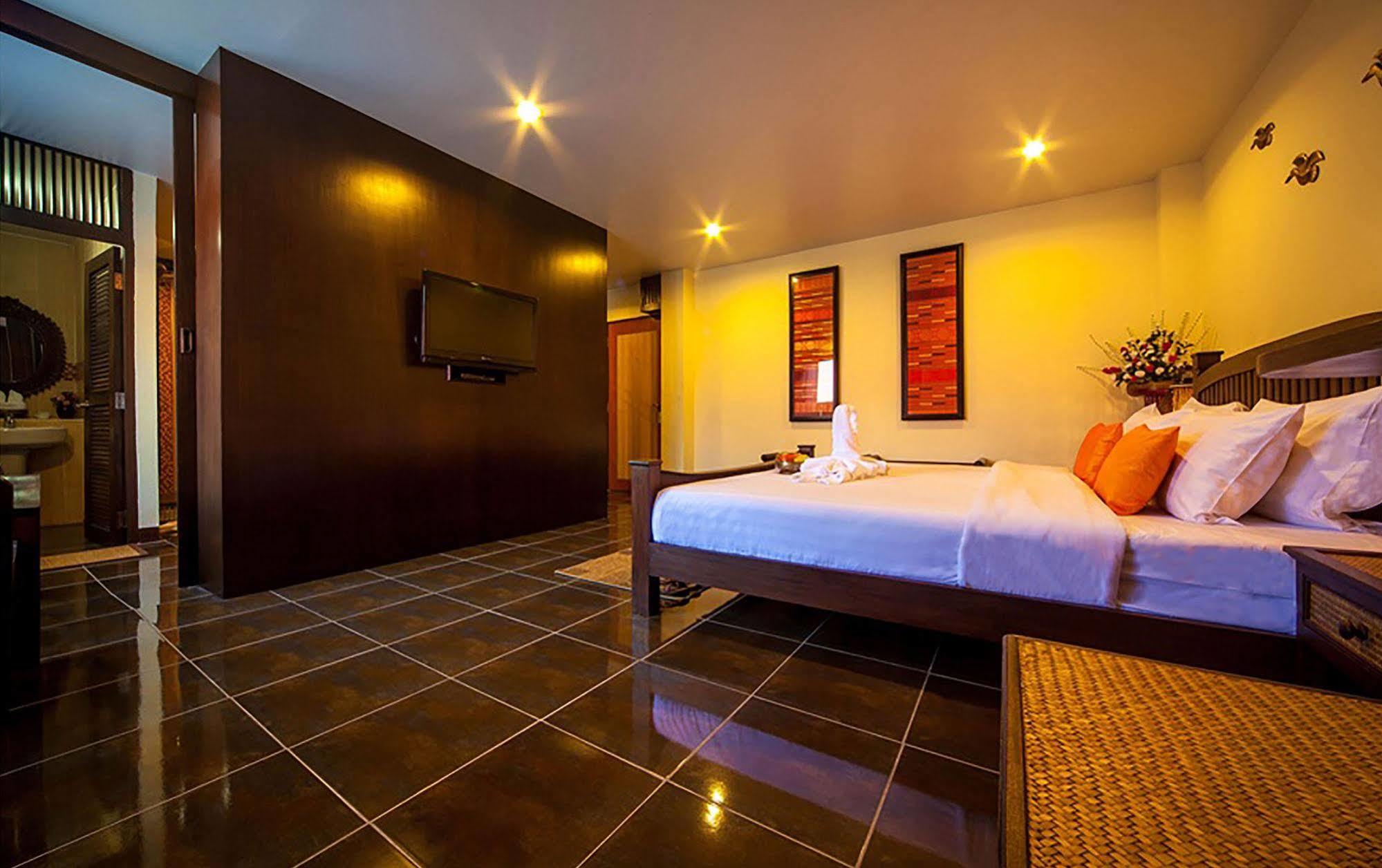 Hotel Cm Night Bazaar Boutique ซี เอ็ม ไนท์บาซาร์ บูทีค - Sha Certified