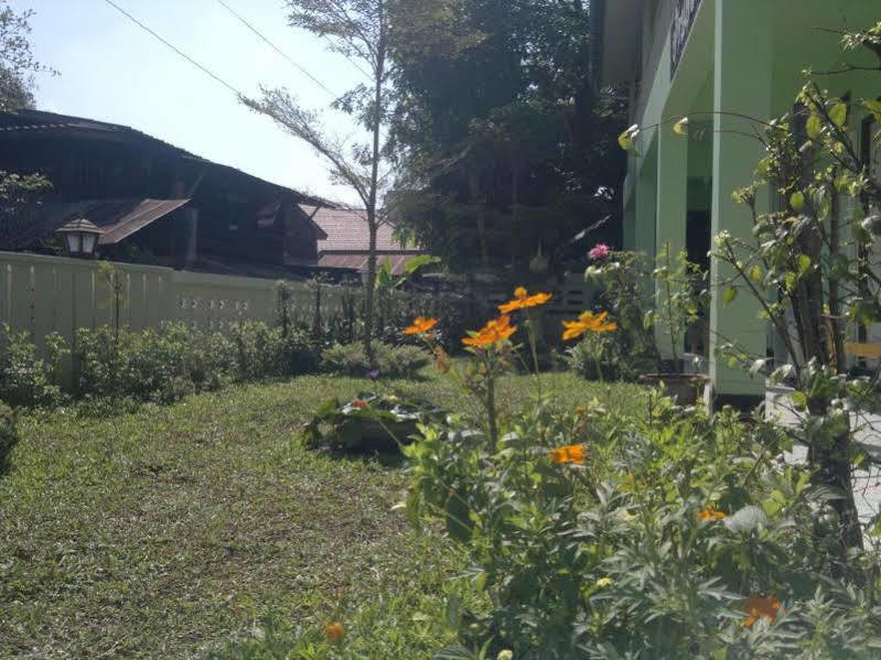 Srikum House Guest house *