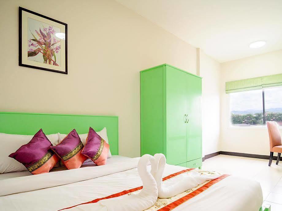 Hotel Baan Ngern Village