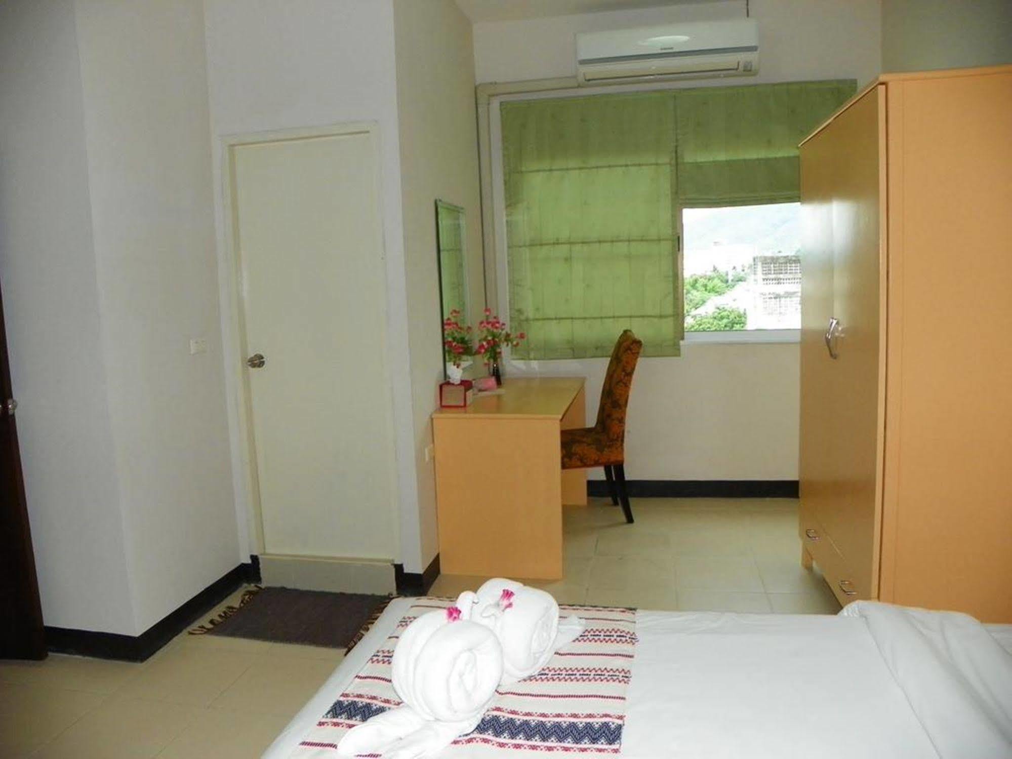 Baan Ngern Village Hotel