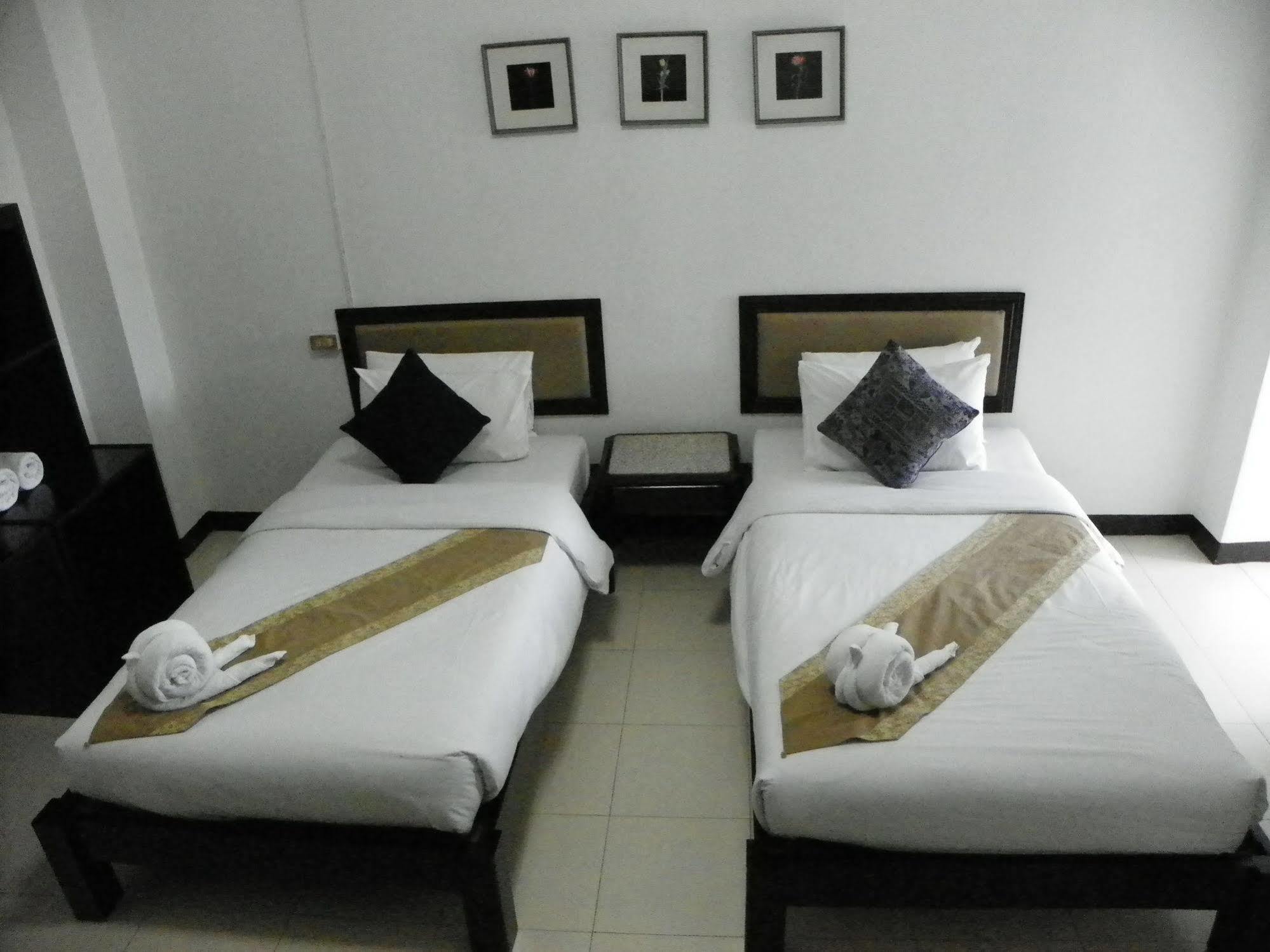Hotel Baan Ngern Village