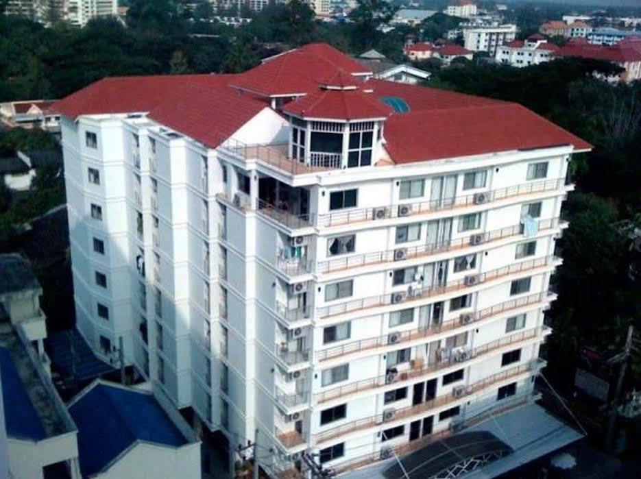 Apartment Common Living *