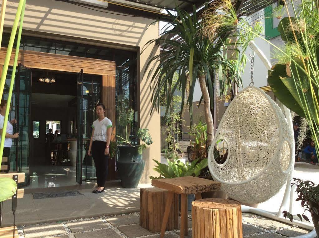 Oyo 337 Tree Retro Hotel 2*