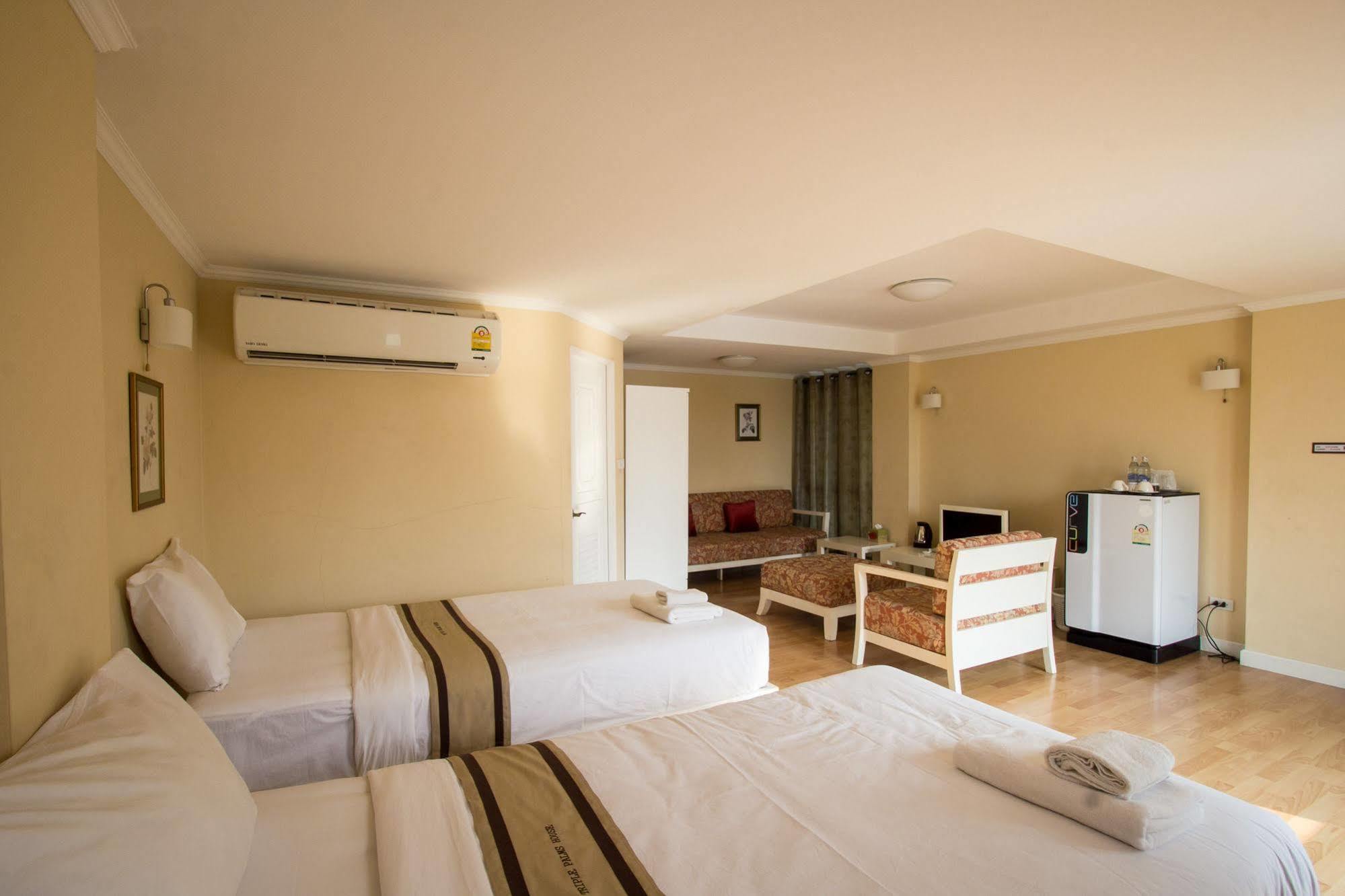 Triple Palms House Hotel 2*