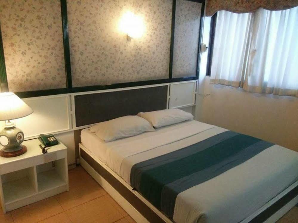 Highway Hotel Chiang Mai