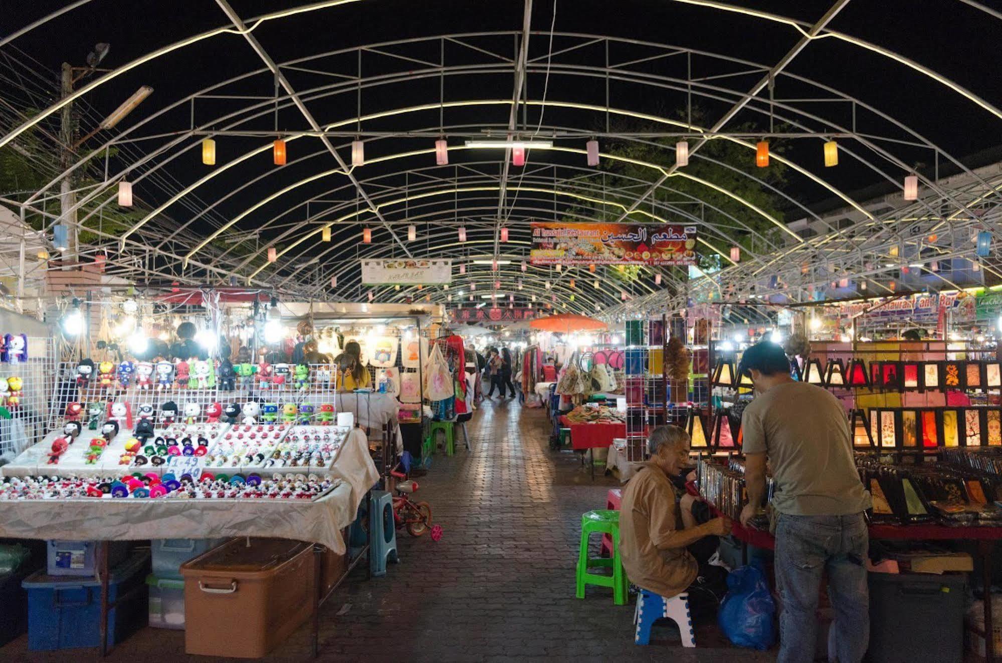 Night Bazaar Place Hotel