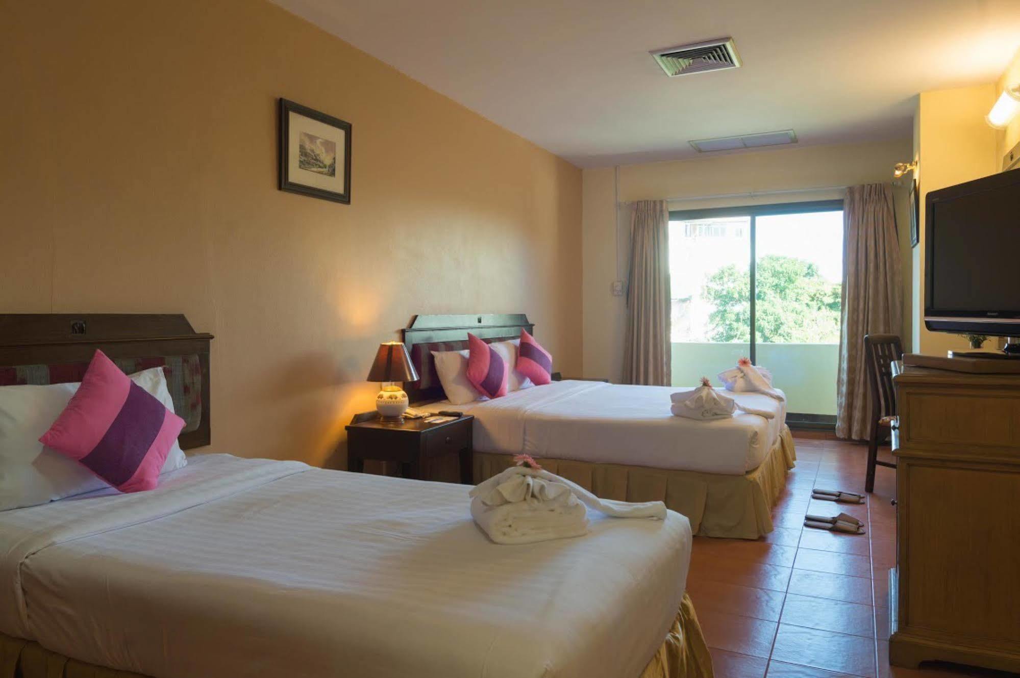 Hotel Night Bazaar Place