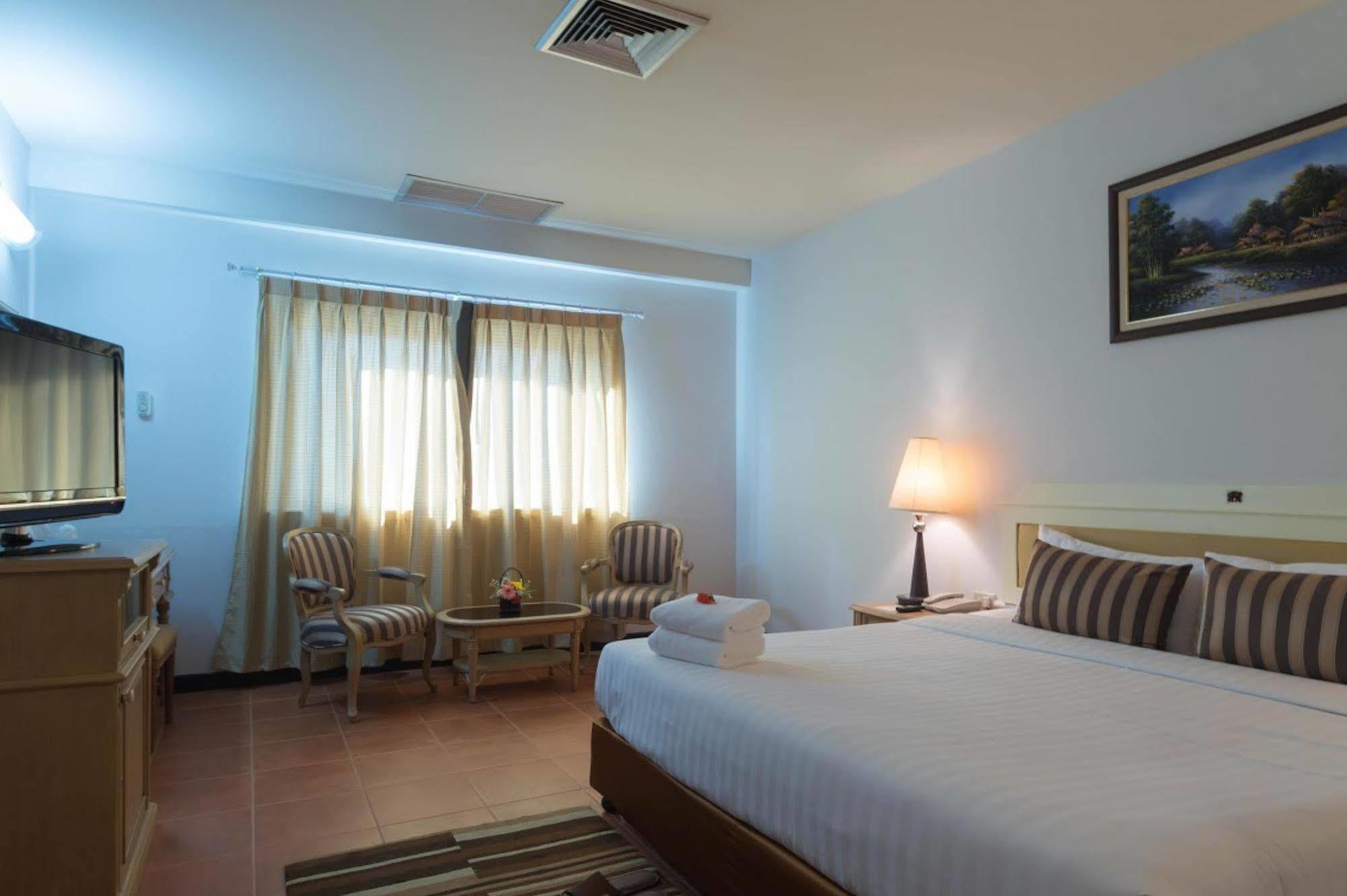 Hotel Night Bazaar Place Chiang Mai