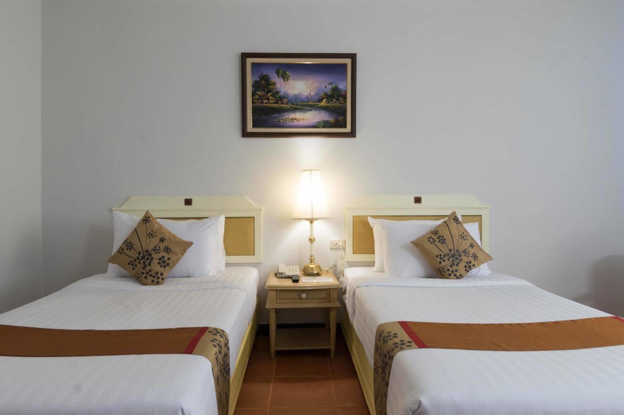 Night Bazaar Place Hotel 3*