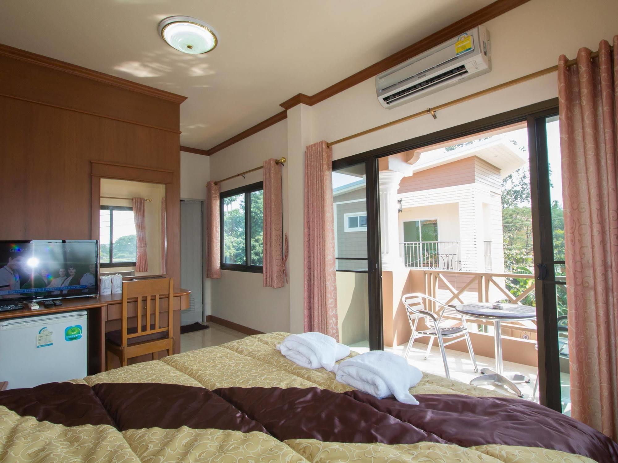 Penginapan Donchai House Guest House& Cafe