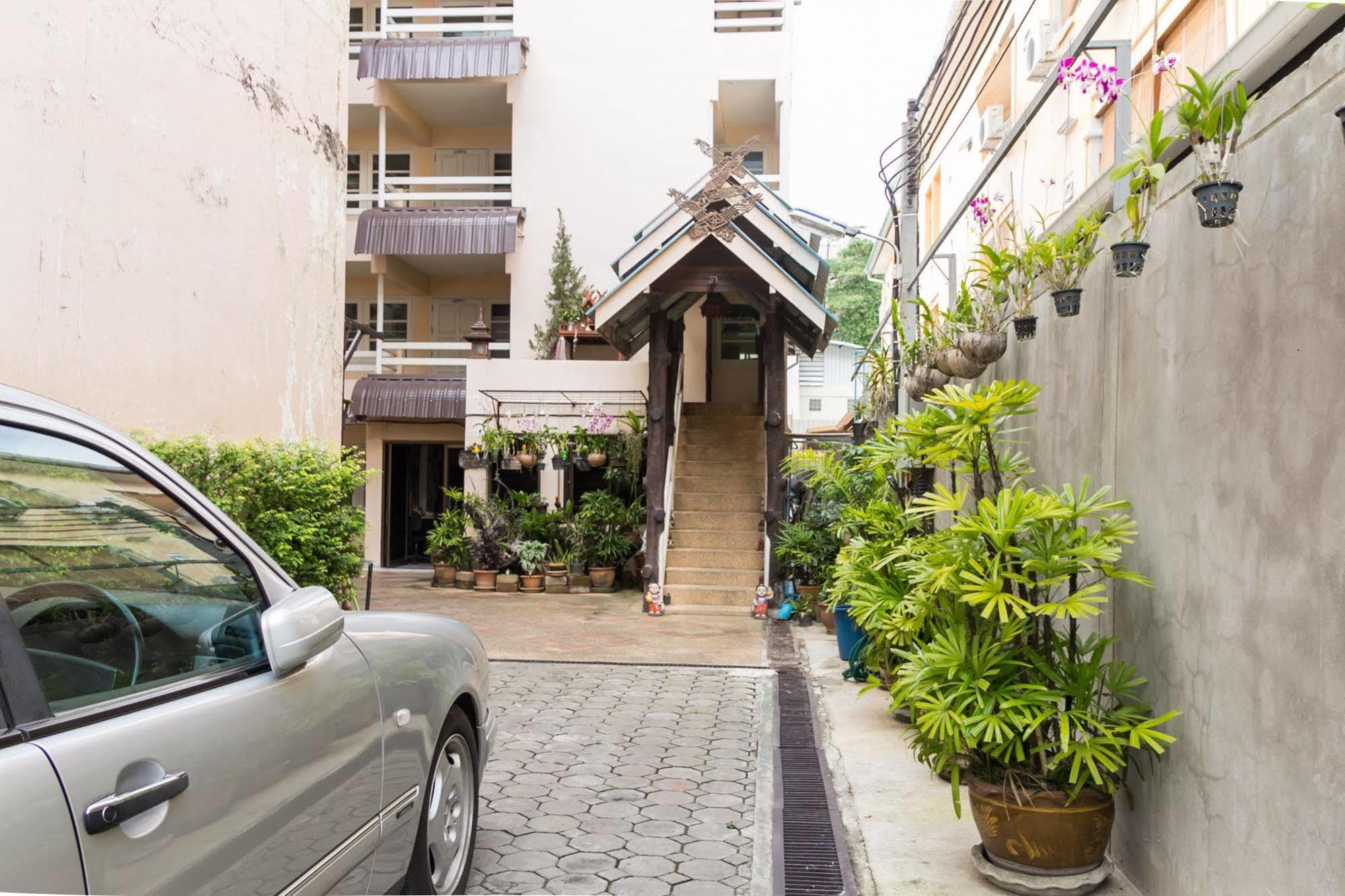 Apartment Jang Sripoom House *