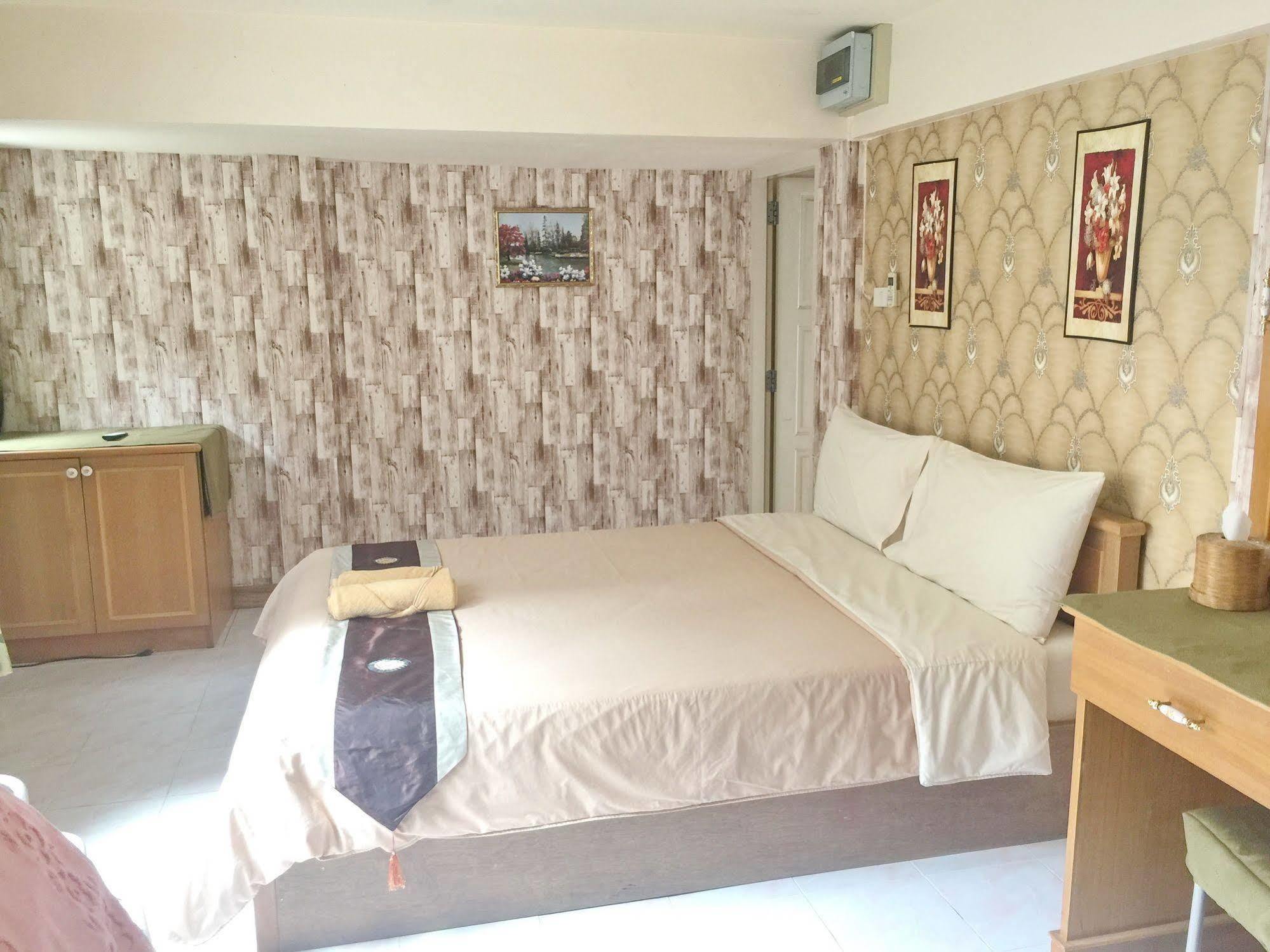 Jang Sripoom House Apartment *