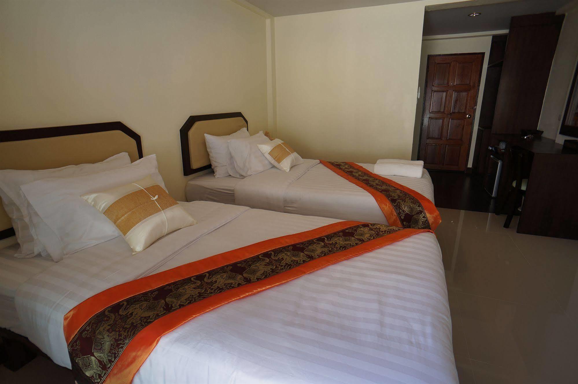 Manee Cool Mueang Guest house 2*