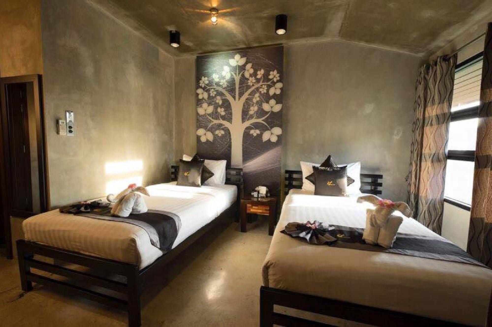 Thapae Loft Hotel 3*