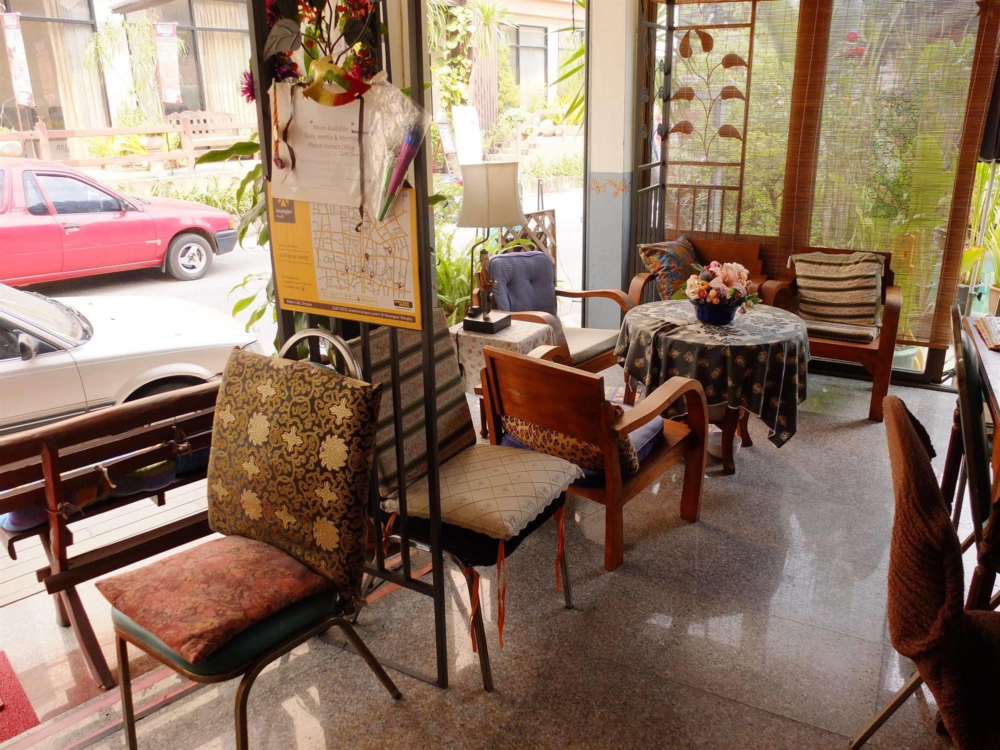 Boonmee Hotel 2*