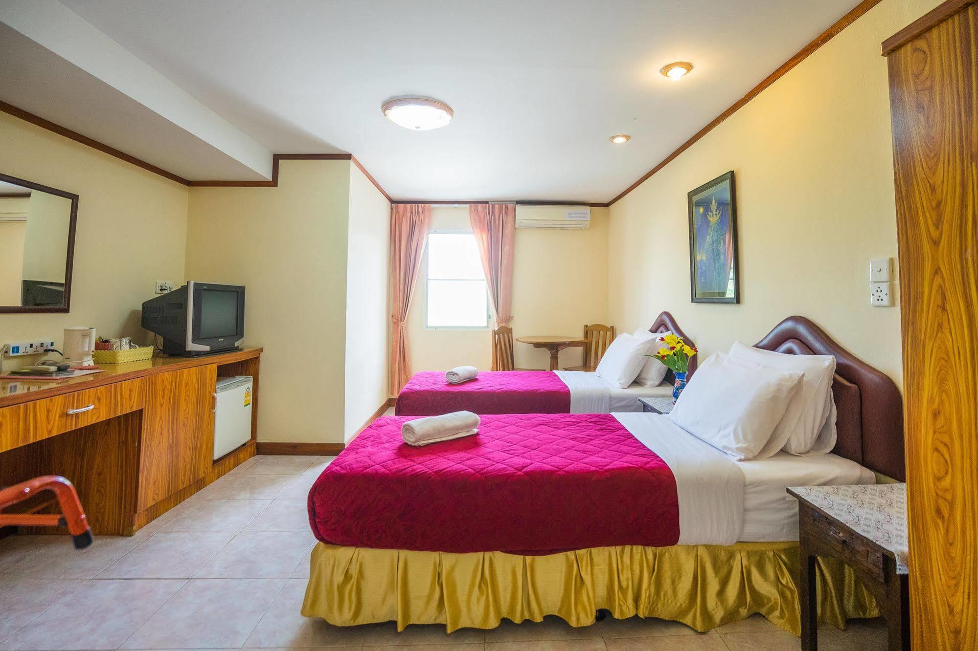 Guest house The Britannia Chiang Mai