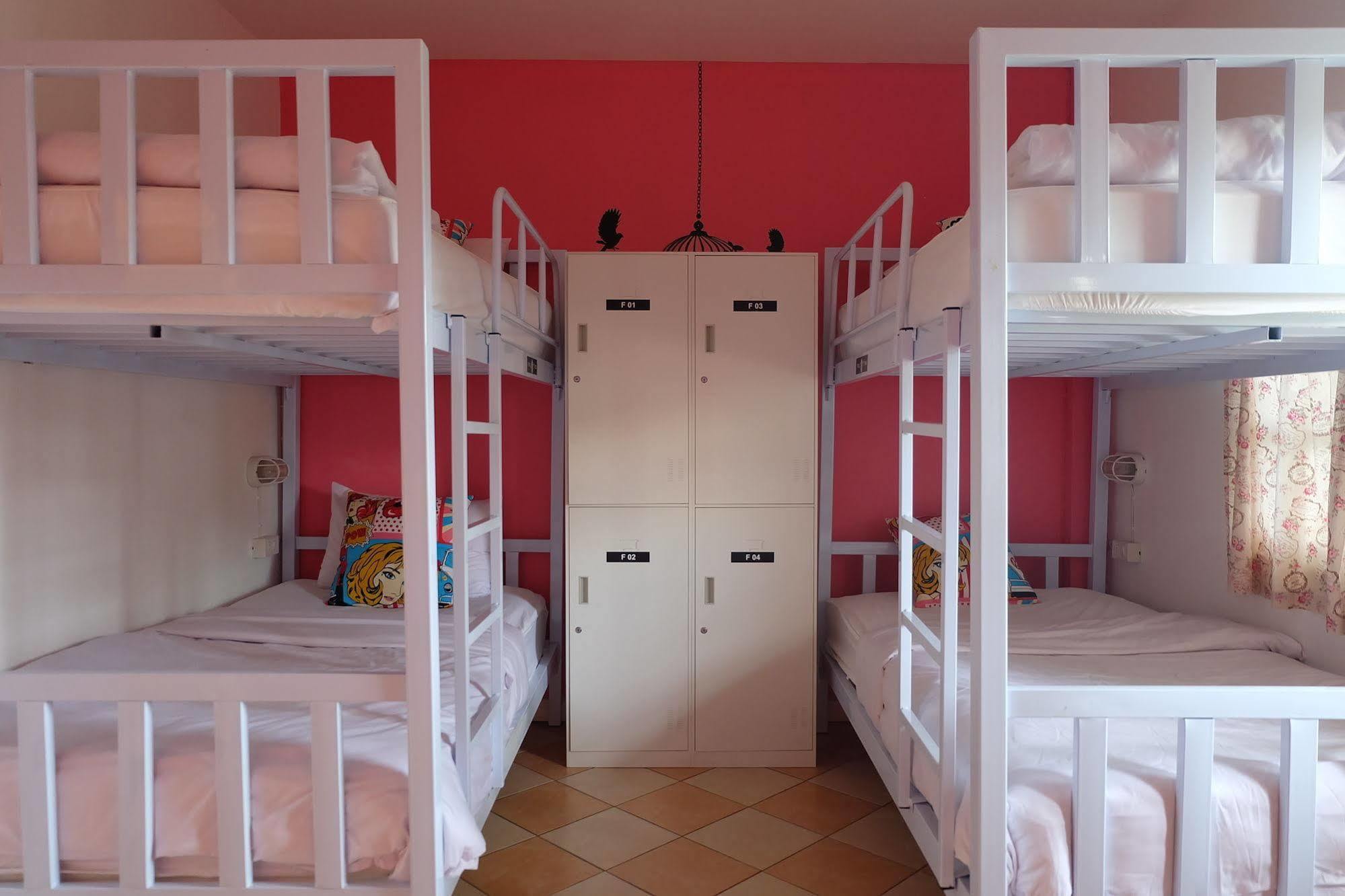 Finlay House Hostel *