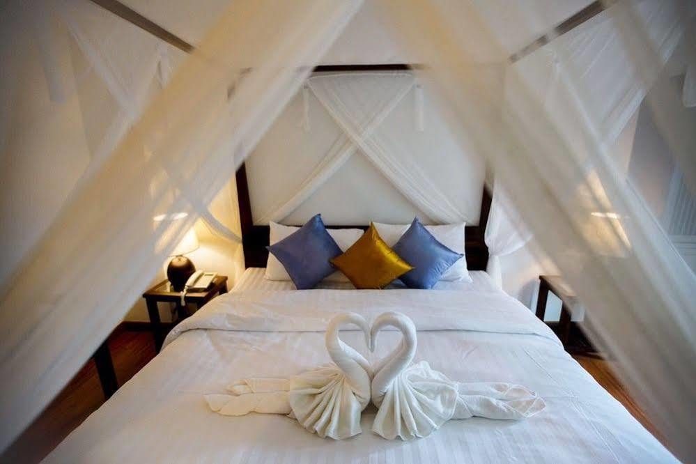 Hotel Night Bazaar