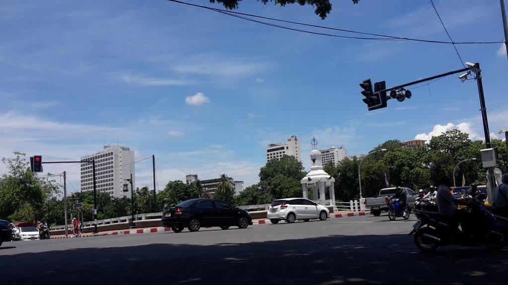 Baan Songjum *