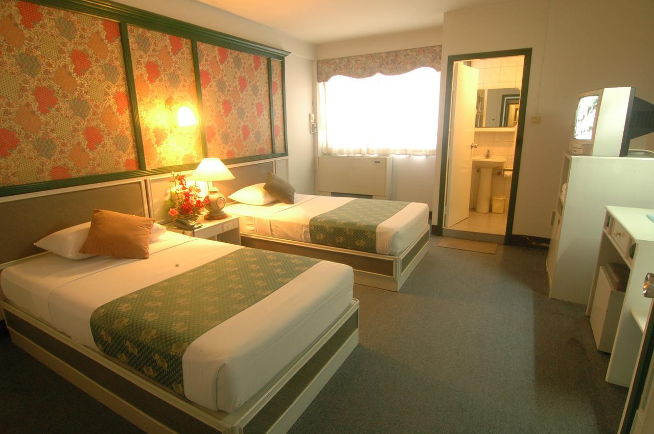 Highway Hotel