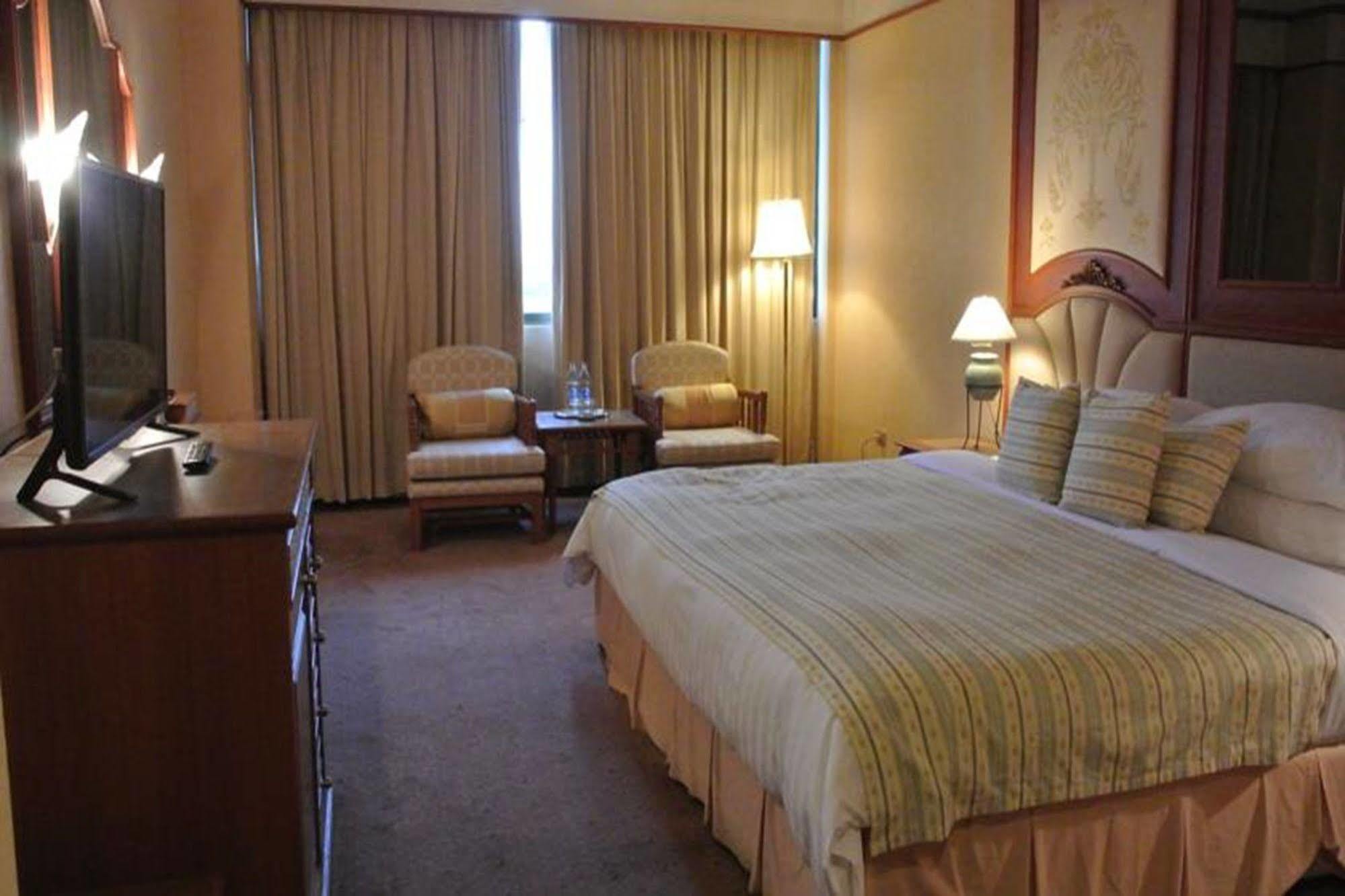 Chiangmai Plaza Hotel