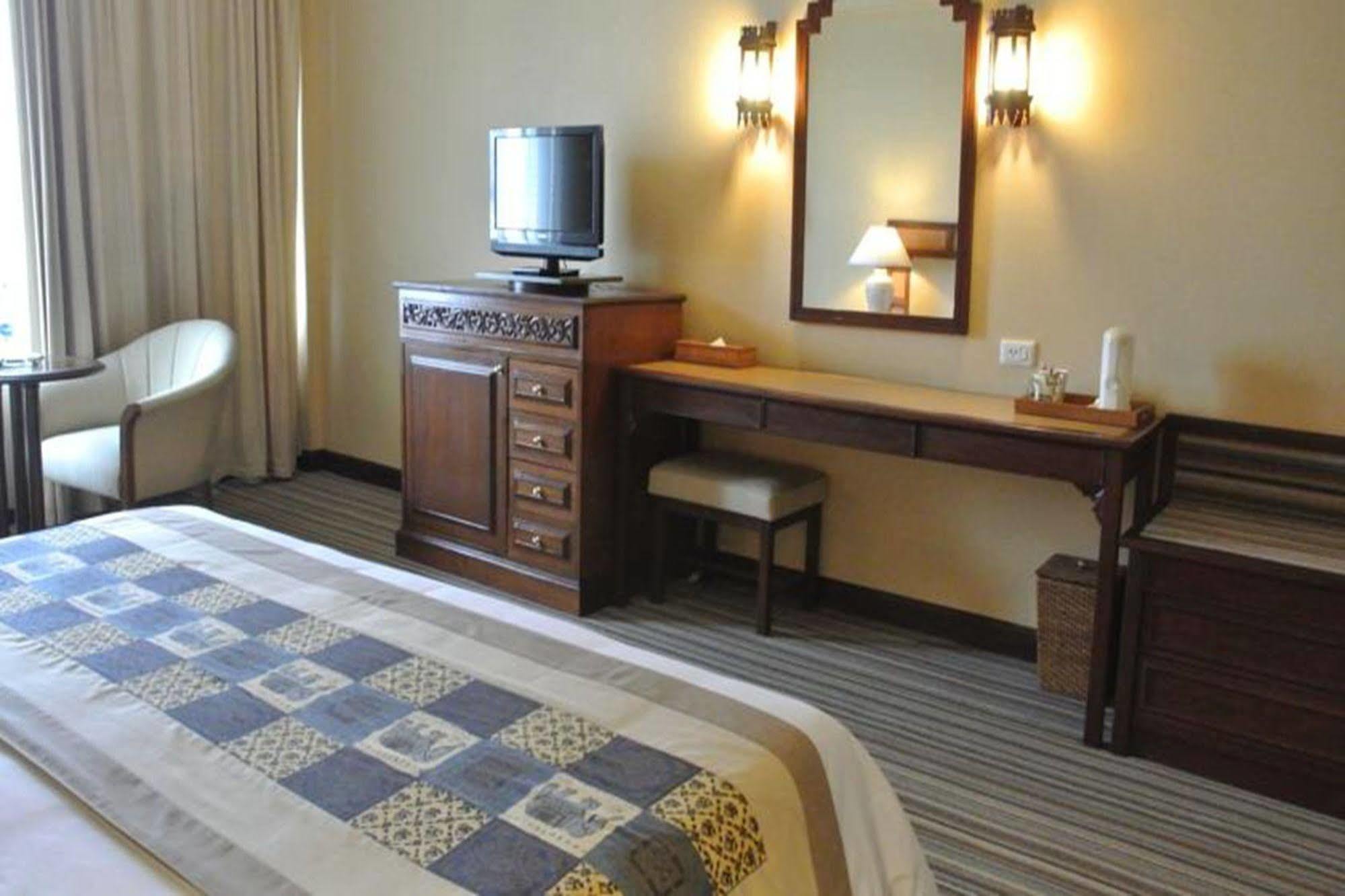 Chiangmai Plaza 4*