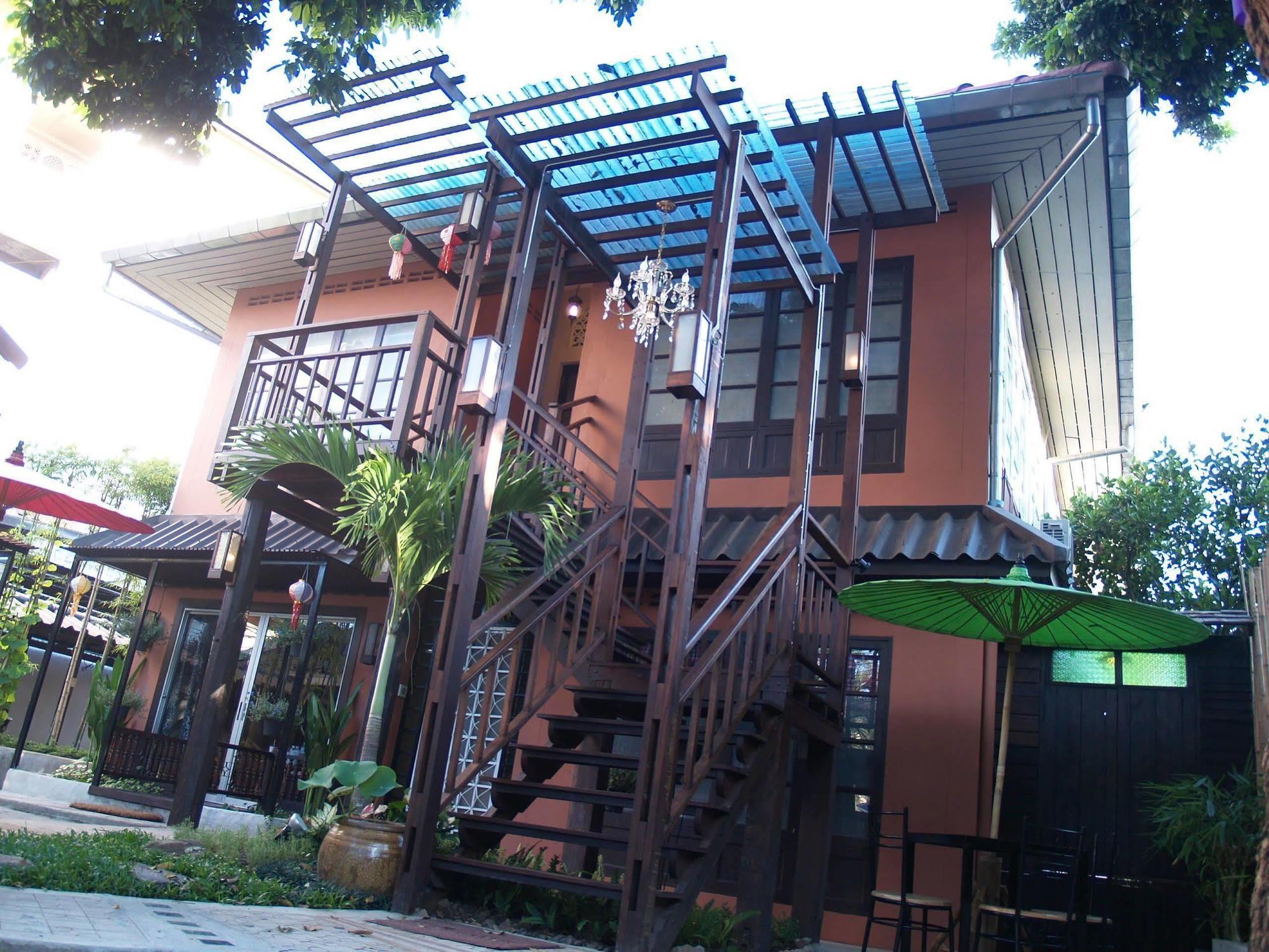 Sirikamsan House Casa de hóspedes Chiang Mai