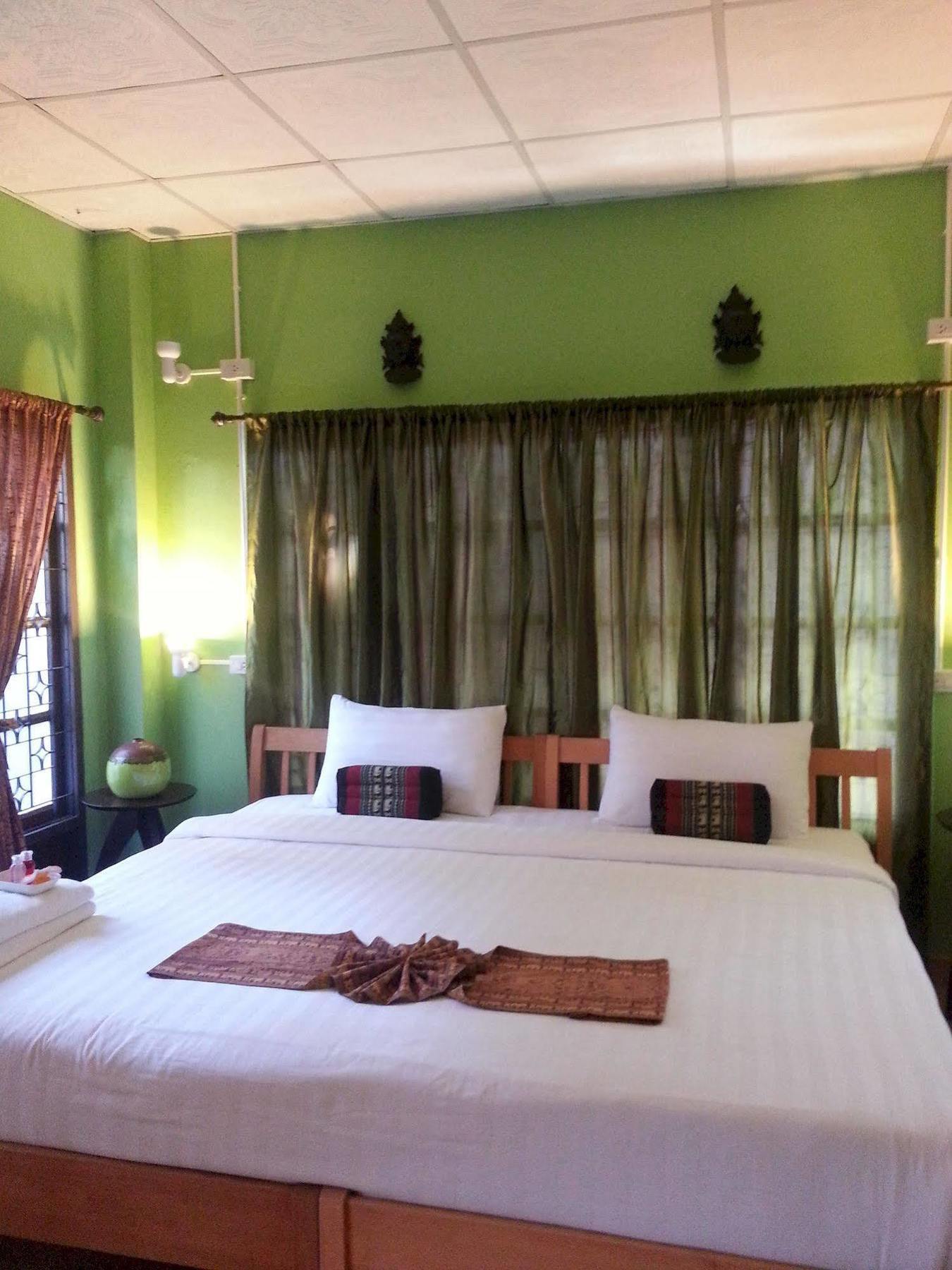 Casa de hóspedes Sirikamsan House 3*