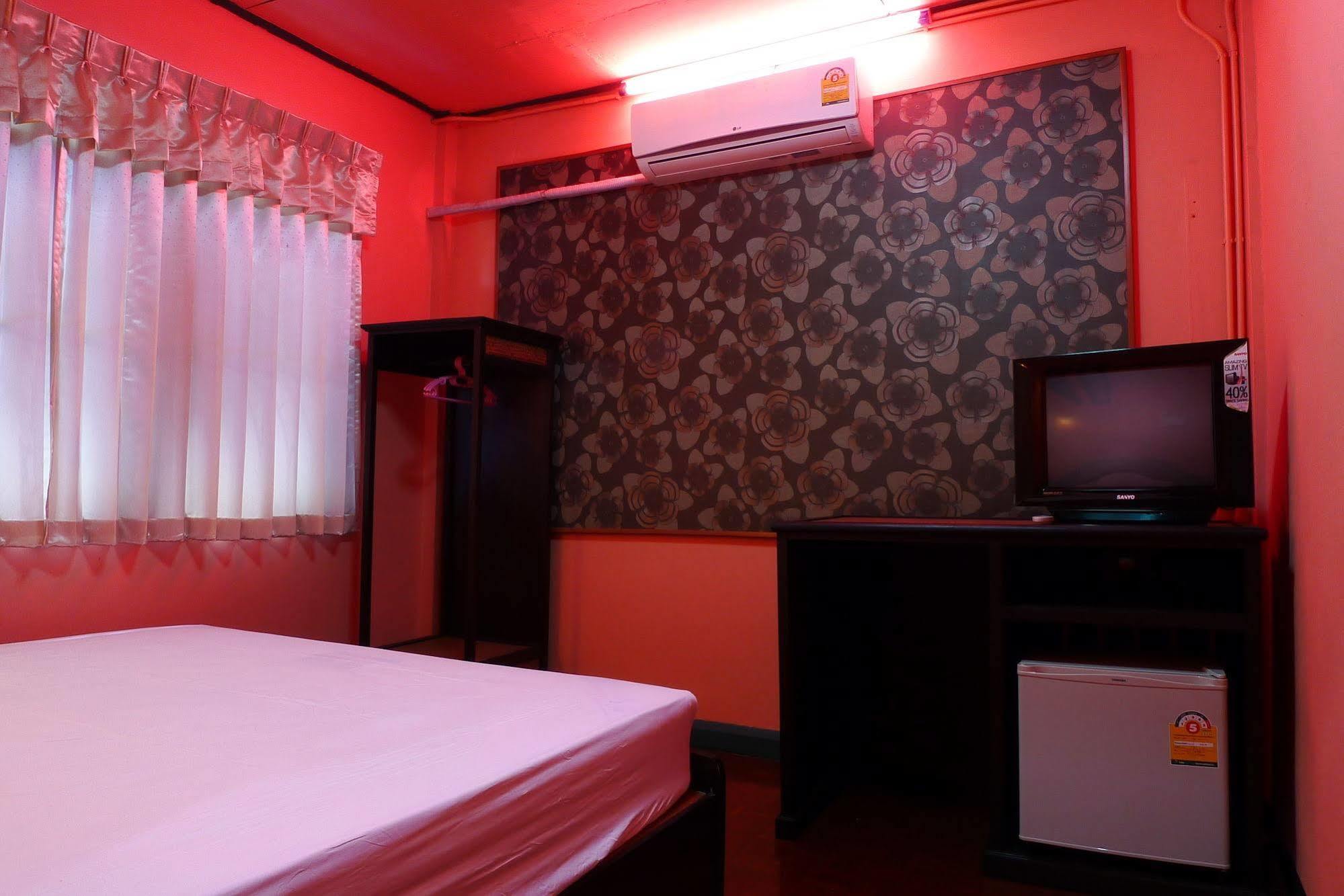 Baan Kaewta Guest house *