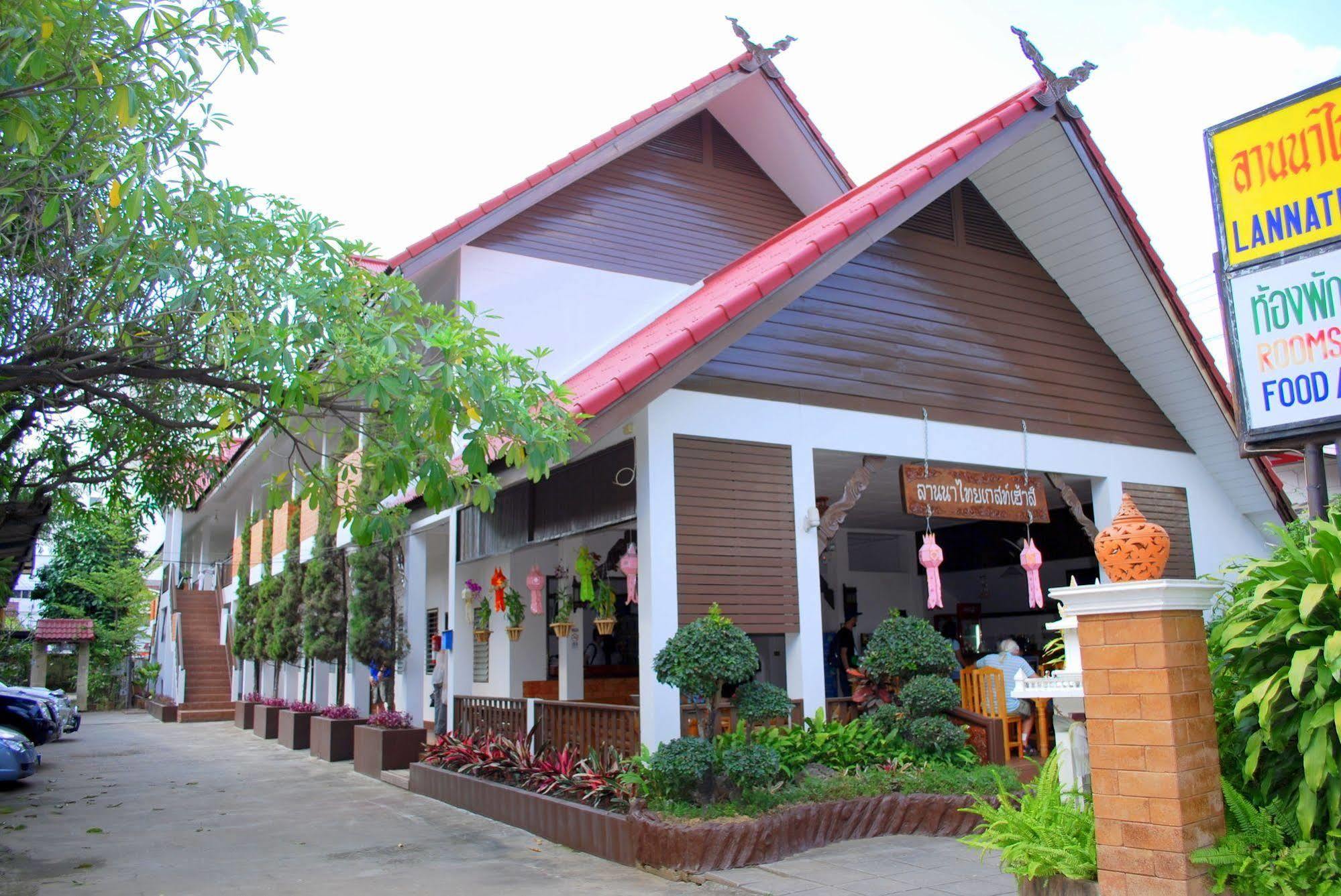 Rumah tetamu Lanna Thai