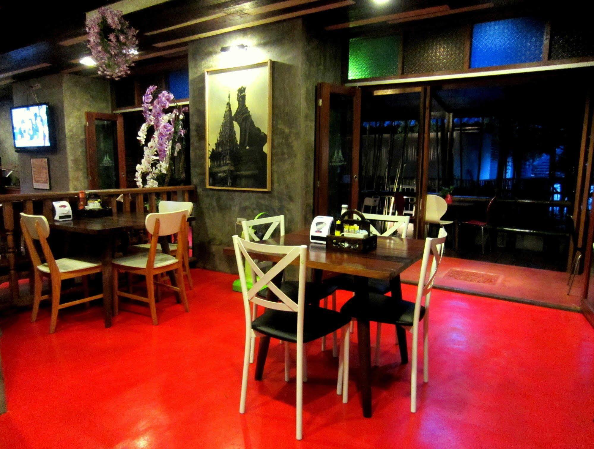 De Wiang Kum Kam Hotel