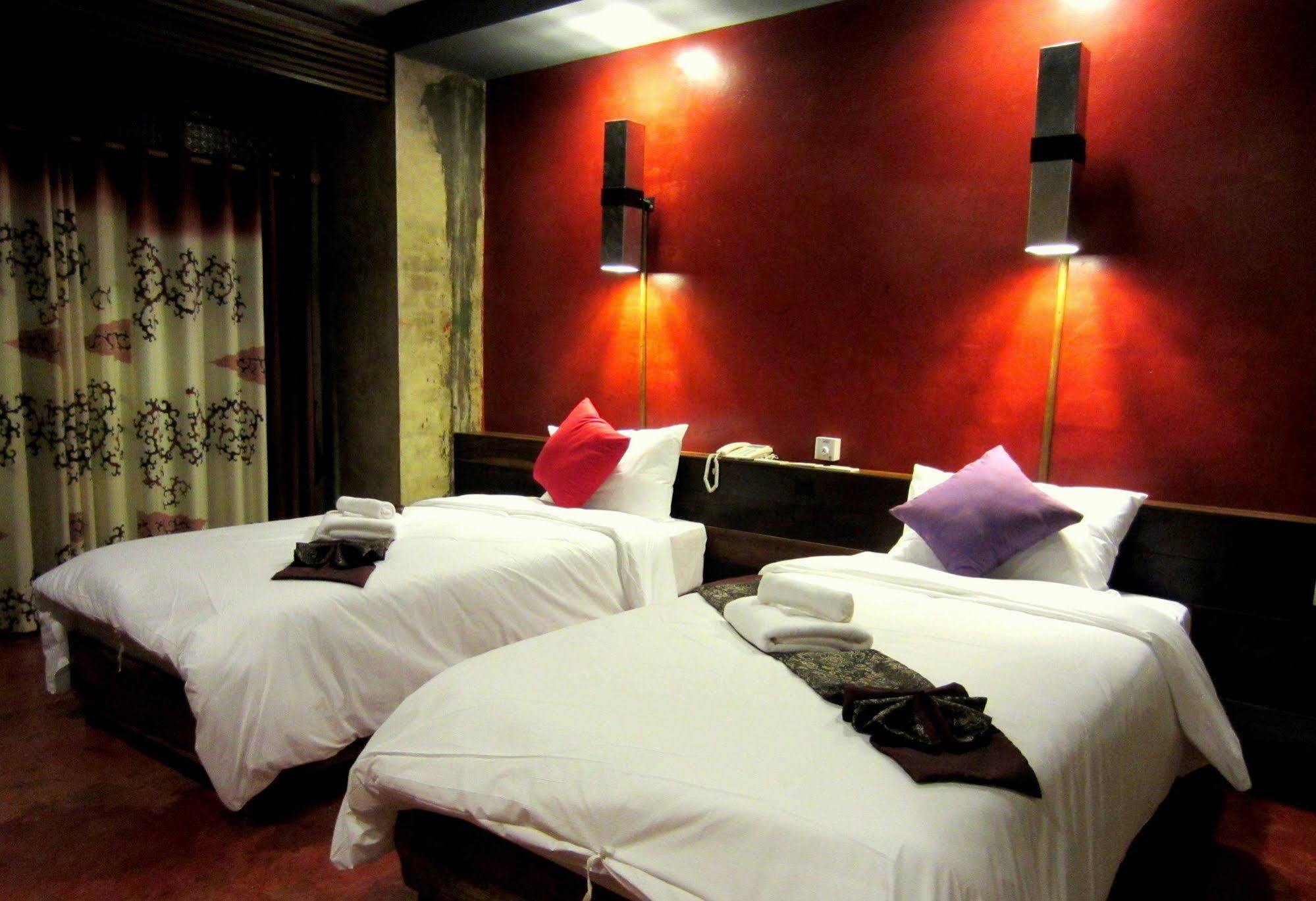 Hotel De Wiang Kum Kam 4*