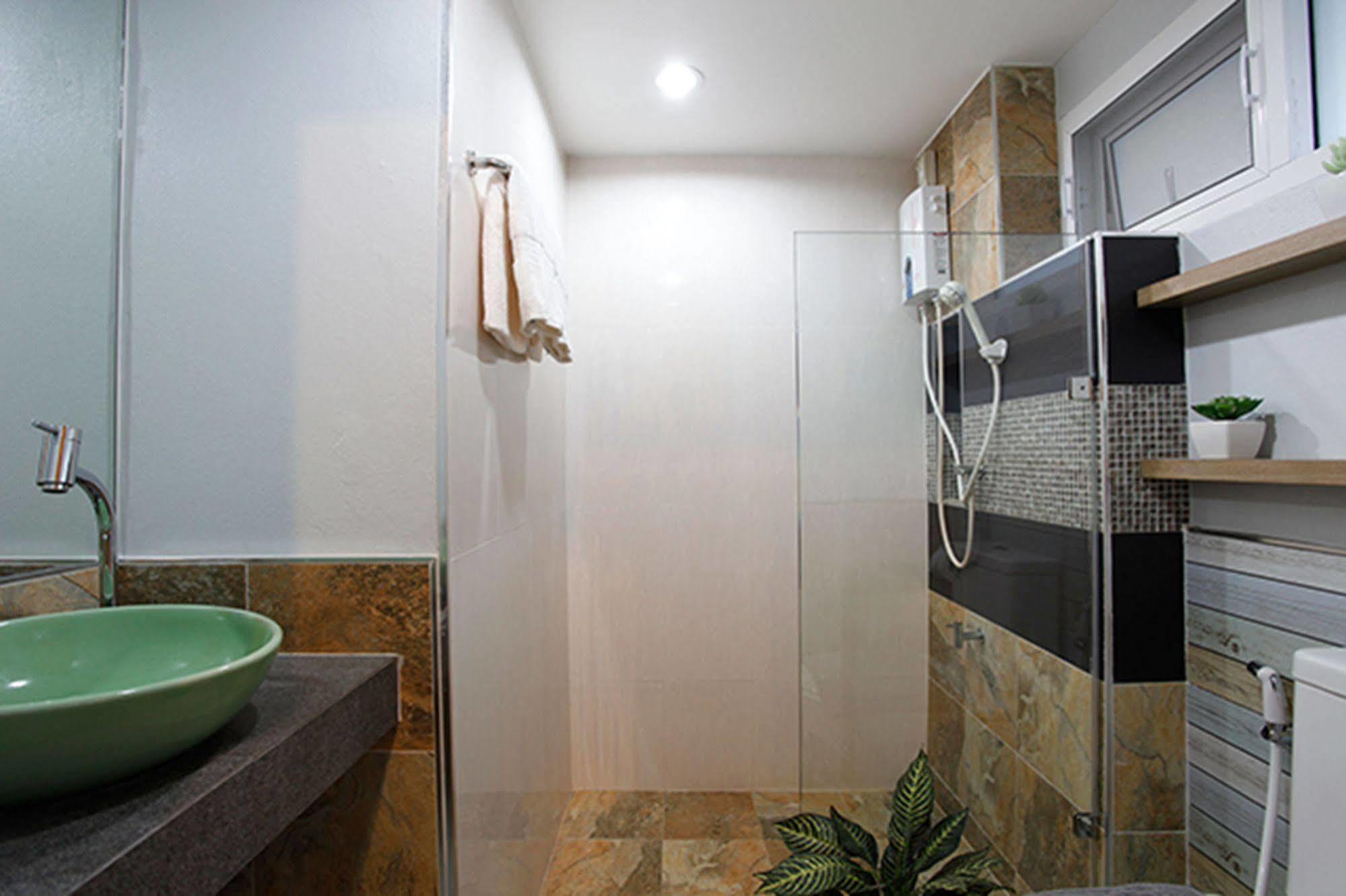 Hotel The Xym 3*