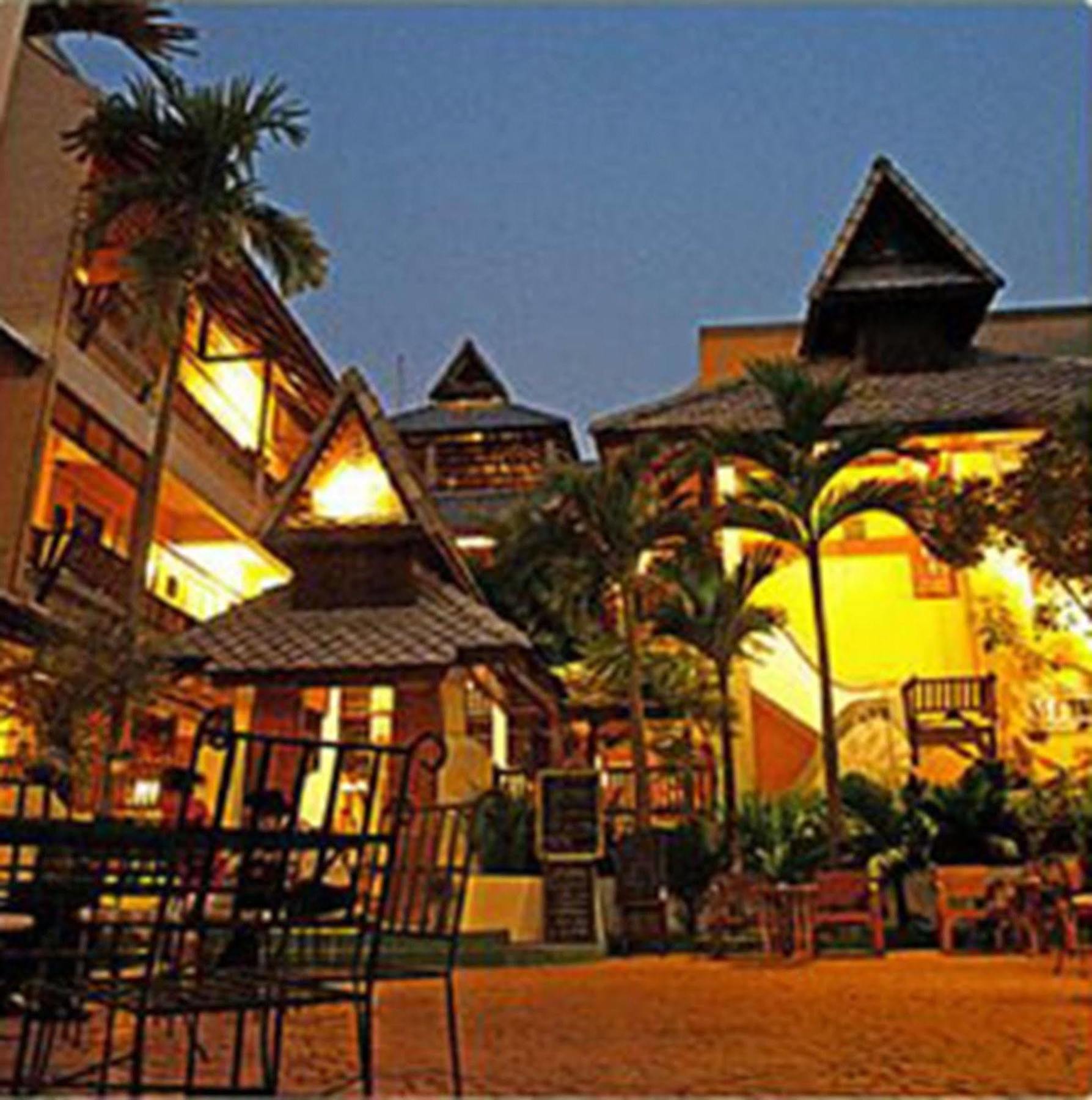 Tadkham Village, Hotel 3*