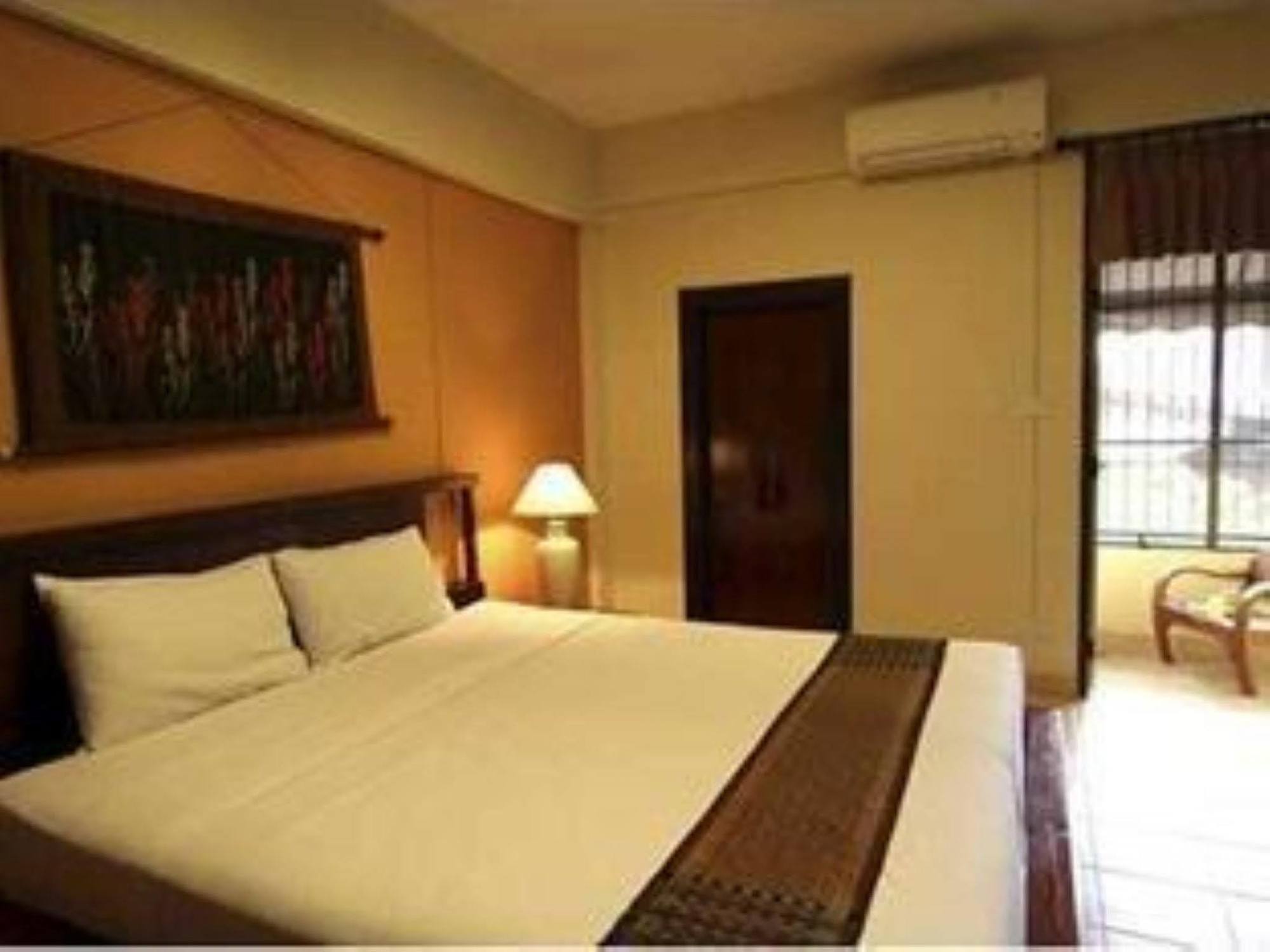 Tadkham Village, Hotel 3*