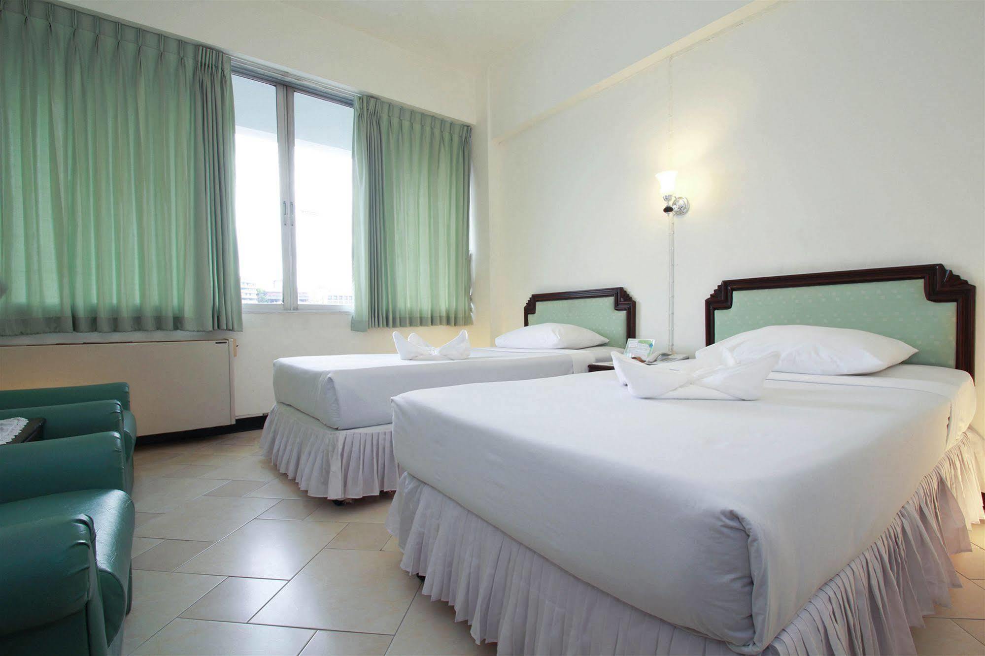 The International - Ymca Hotel 3*