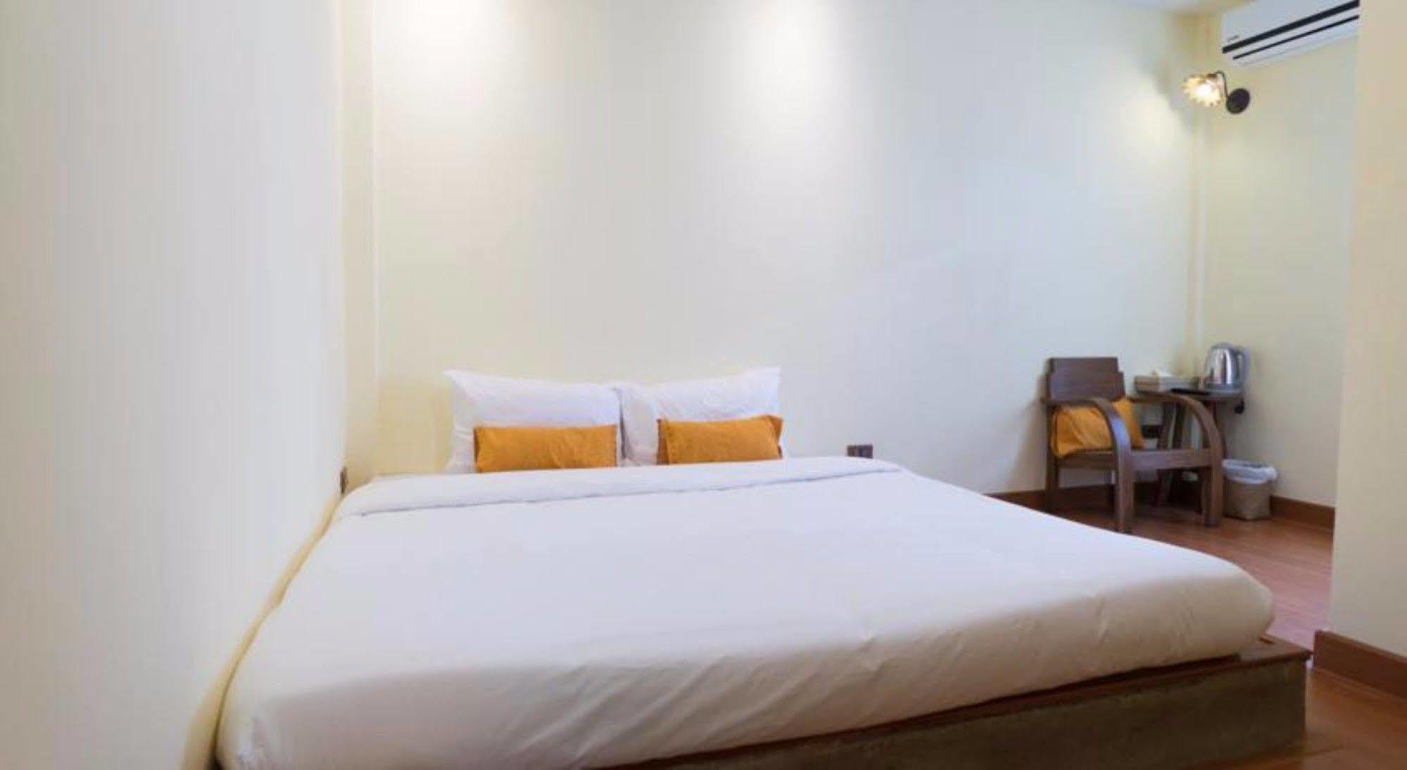 Manon Sleepeatdrink Chiang Mai