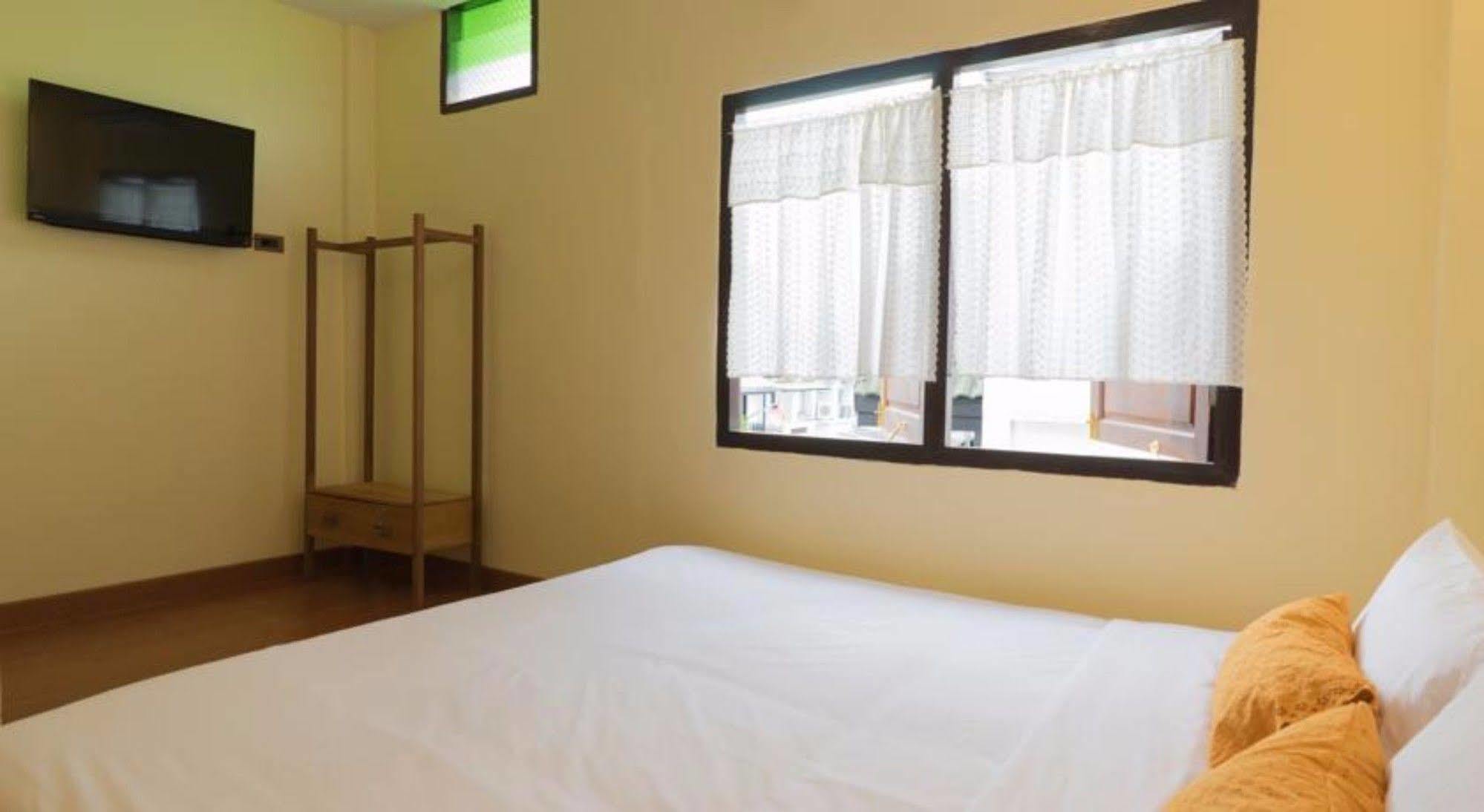 Manon Sleepeatdrink Bed & Breakfast 3*