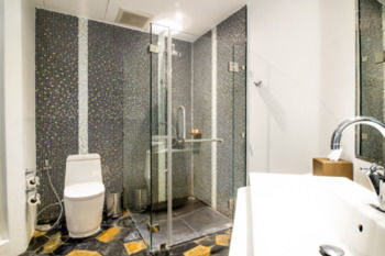 Monkey House Hotel 3*