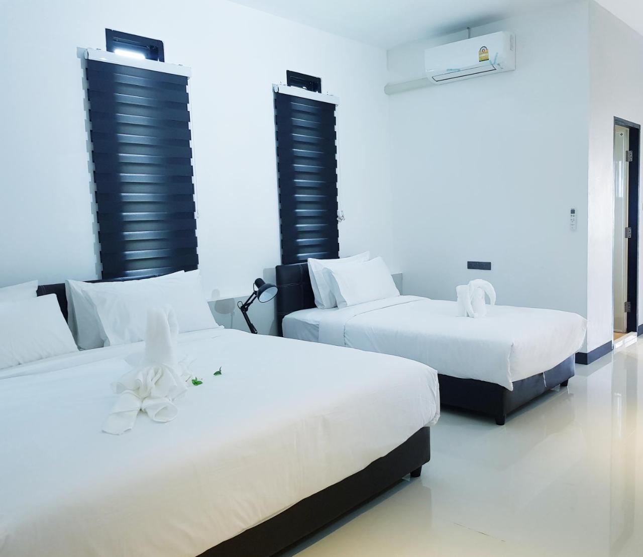 Azz Hotel