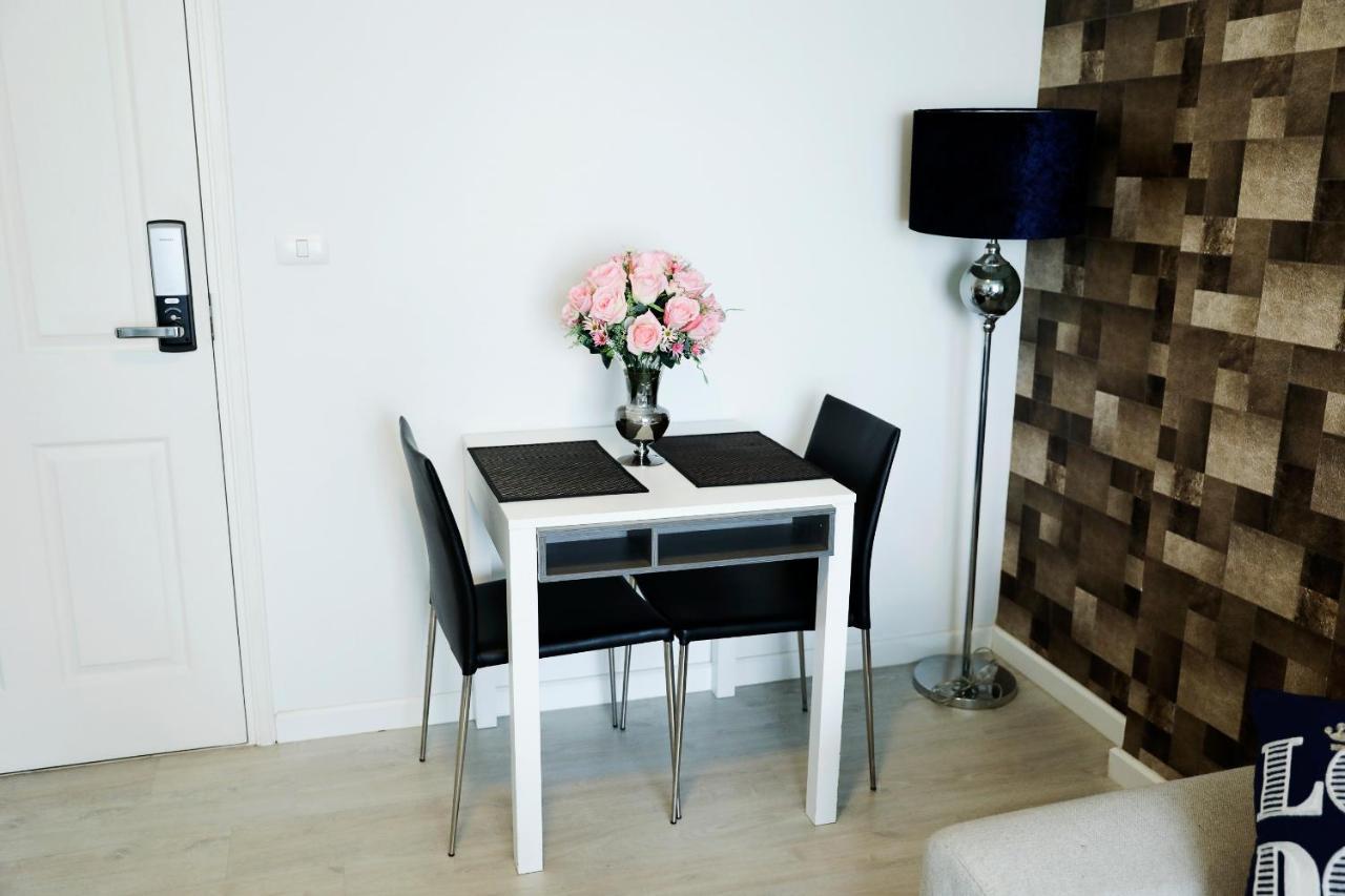 Apartment D Sign