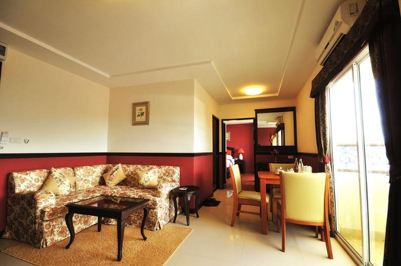 The Airport Greenery 4*