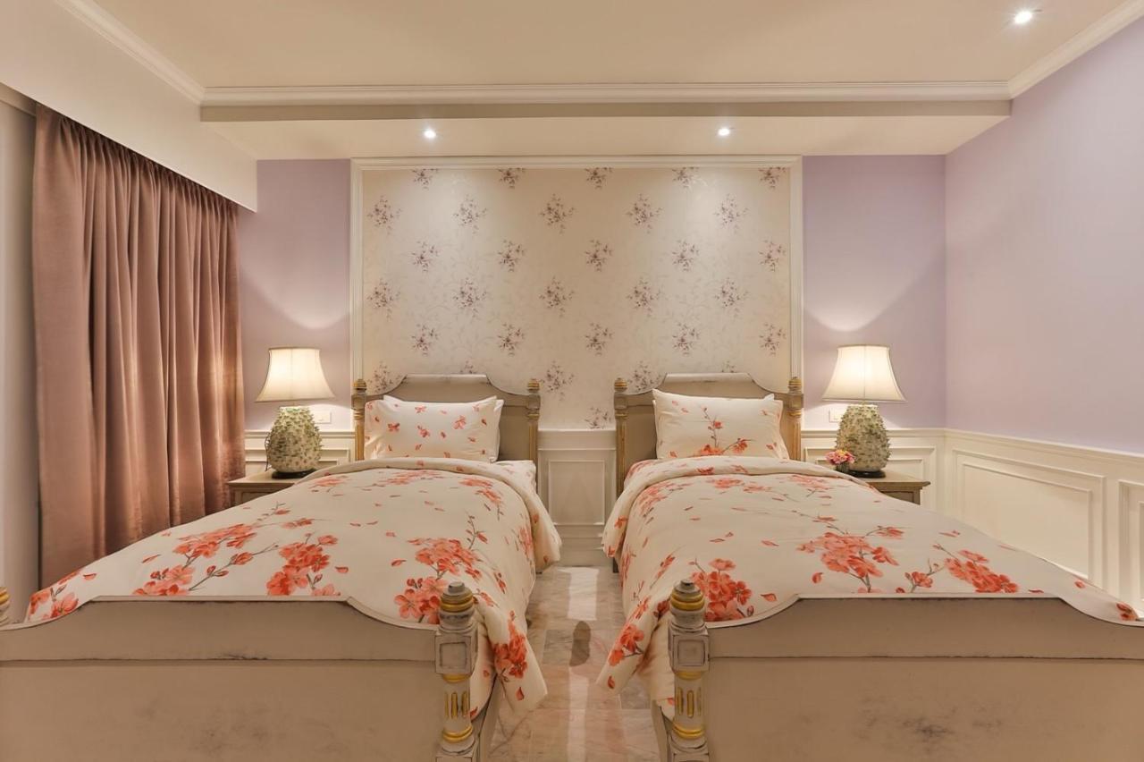 At Pingnakorn Riverside Hotel 4*