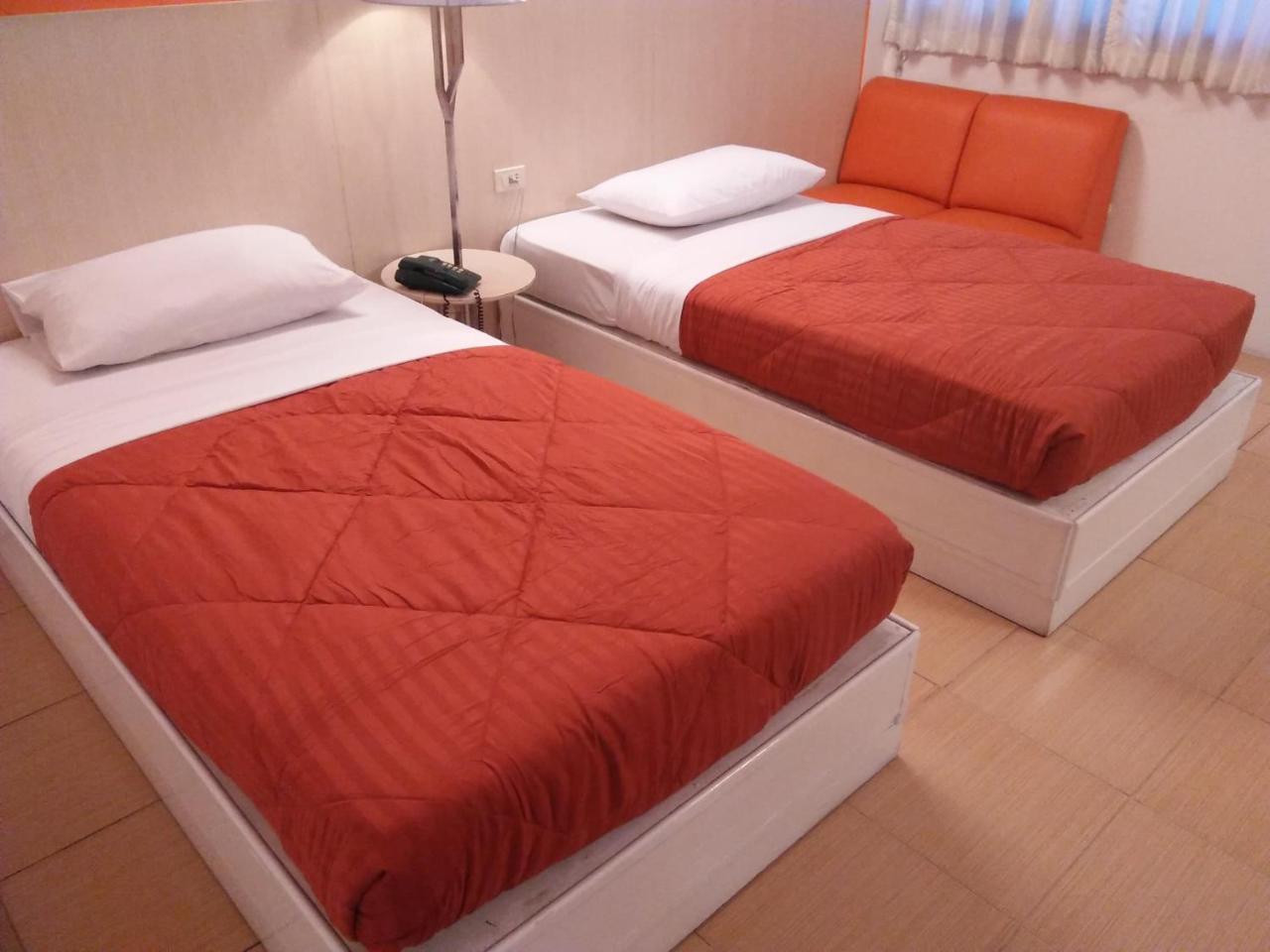 Highway Hotel 2*