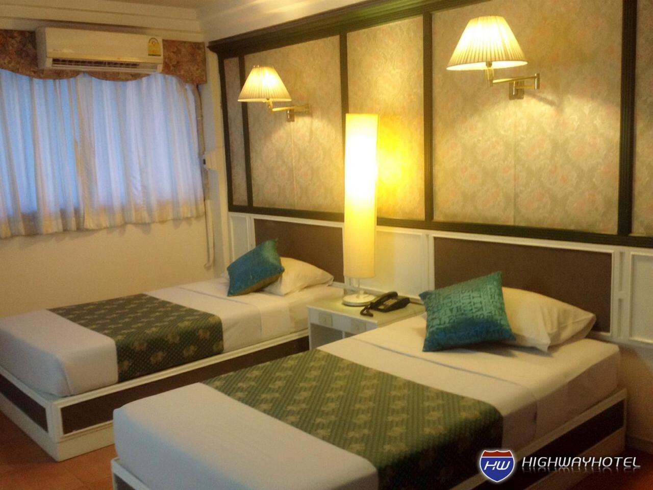 Hotel Highway