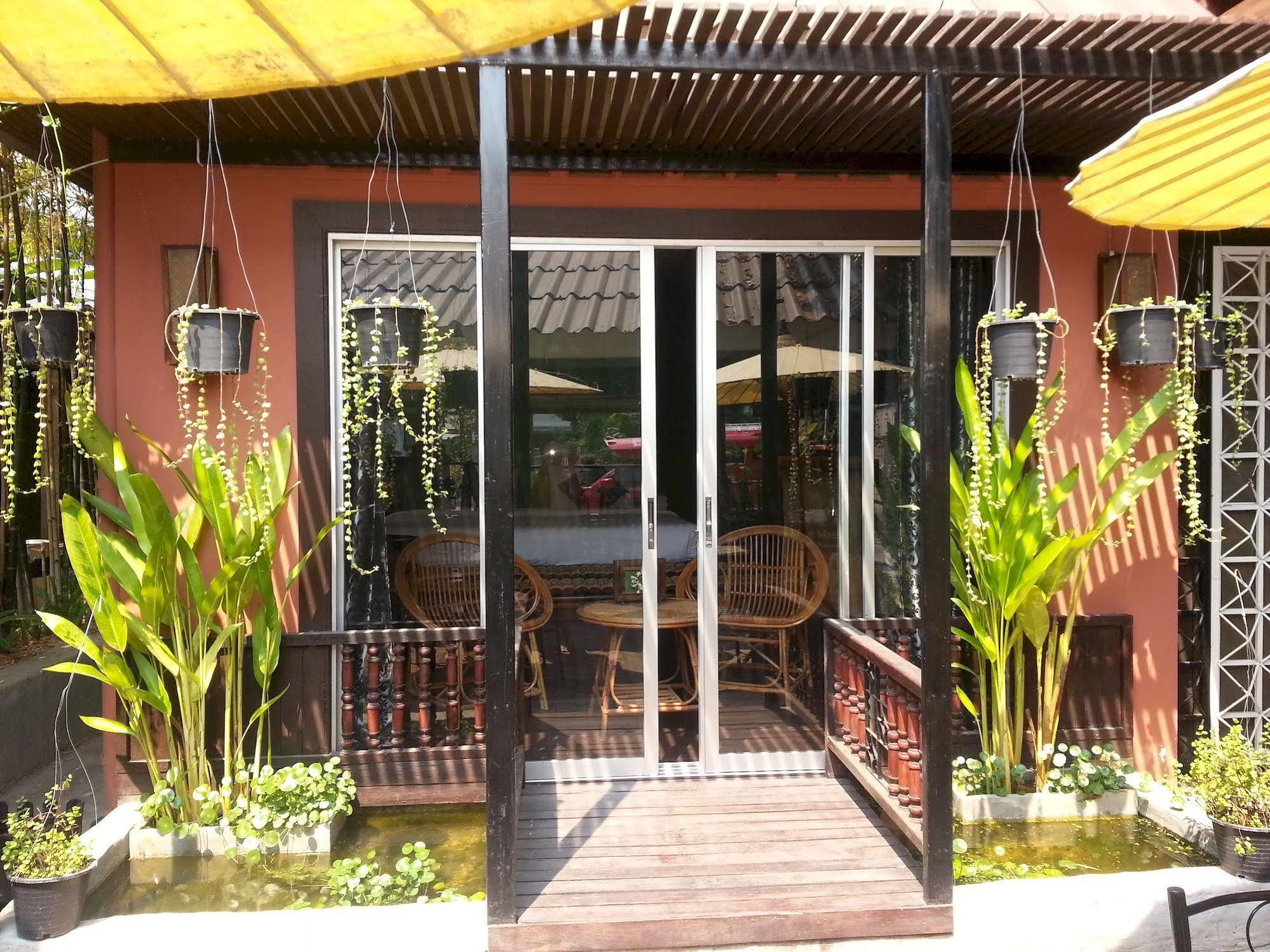 Casa de hóspedes Sirikamsan House
