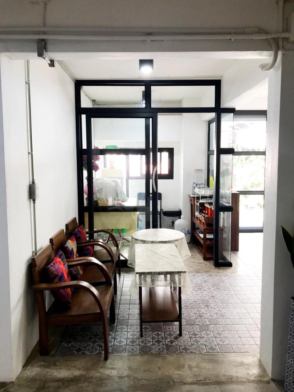 Bed & Breakfast Manon Sleepeatdrink Chiang Mai
