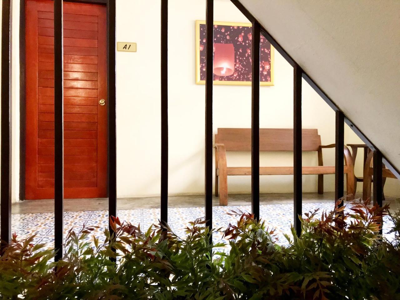 Bed & Breakfast Manon Sleepeatdrink Chiang Mai