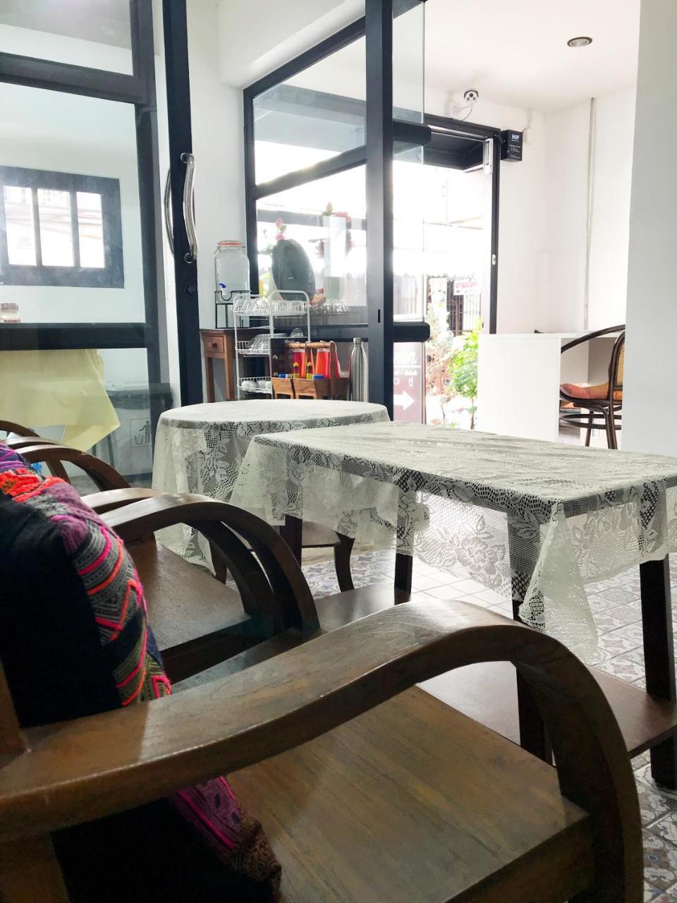 Bed & Breakfast Manon Sleepeatdrink Chiang Mai